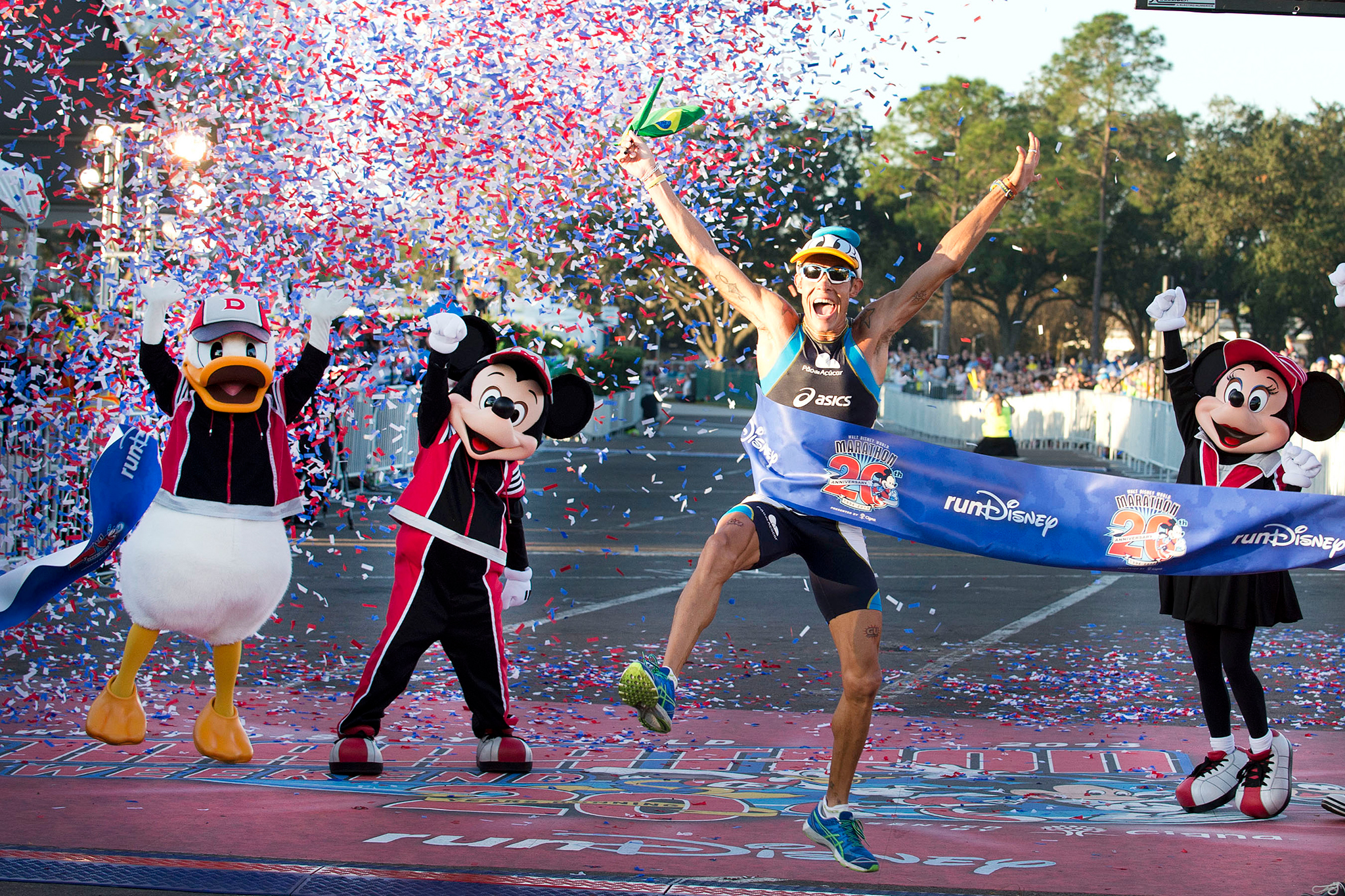 The grueling morning event that die-hard Disneyland fans love to endure