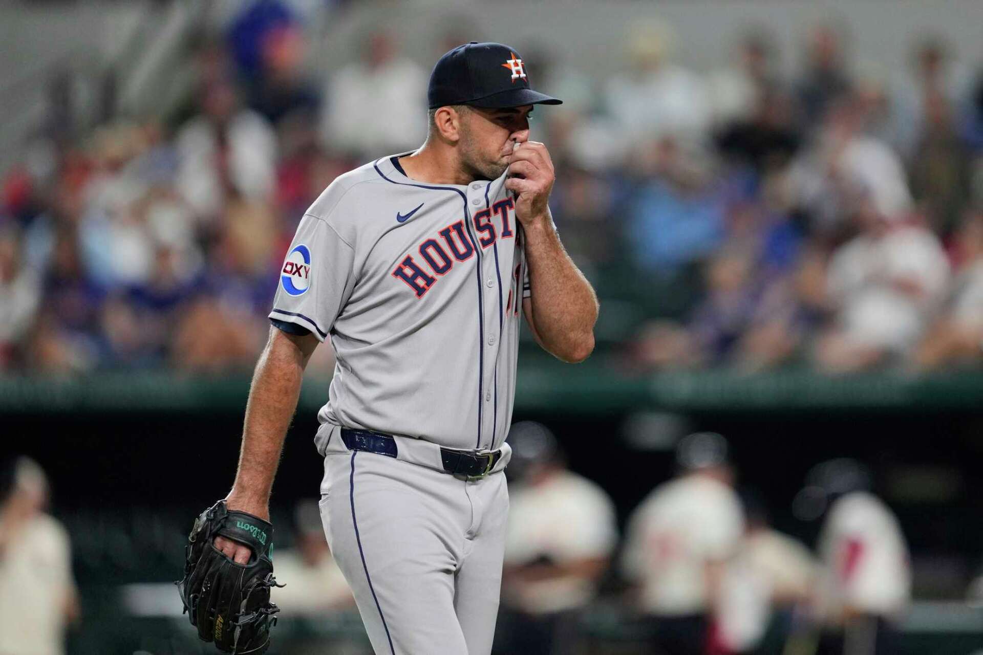 View of Astros' offense struggles for timely hits in loss to Rangers