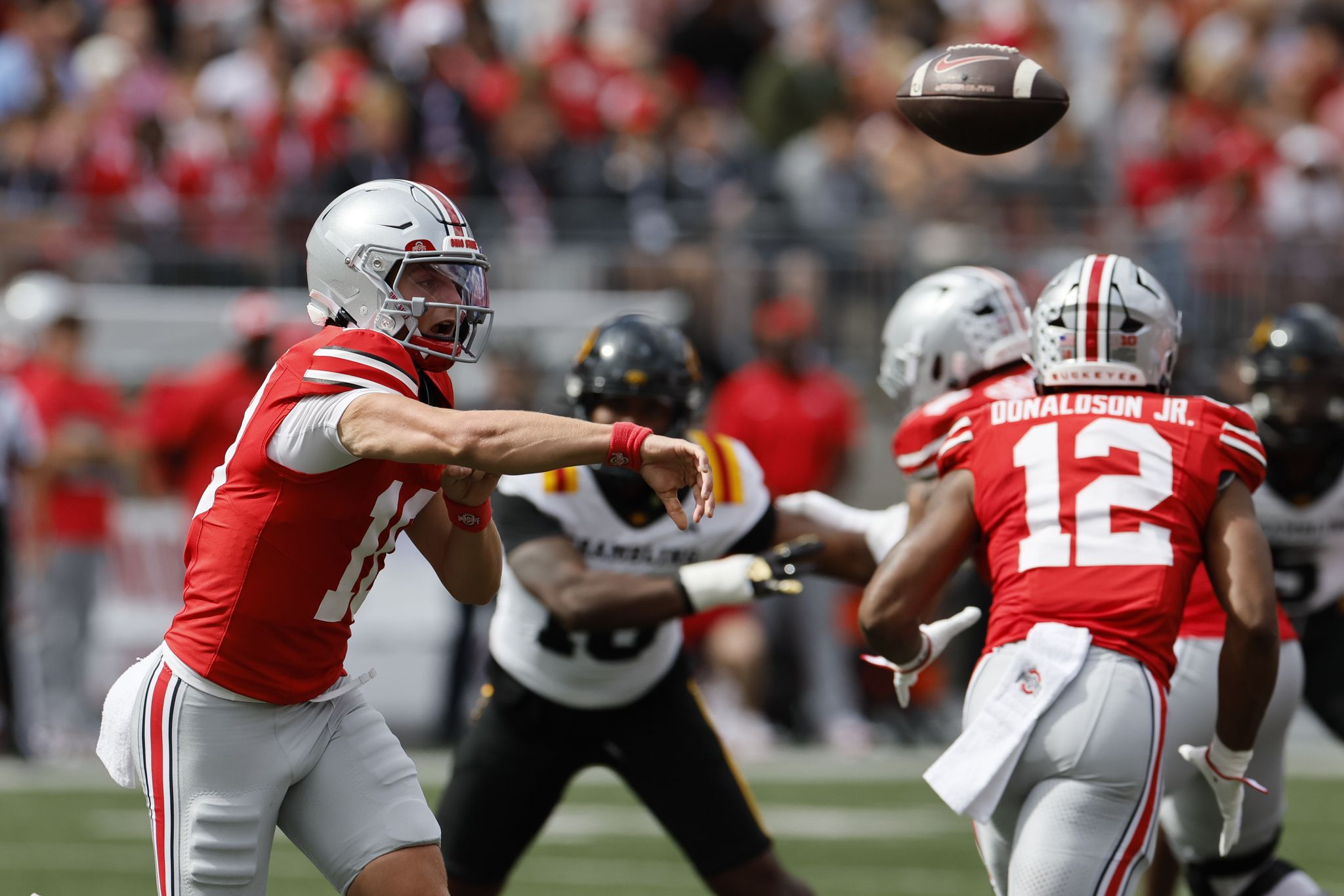 Top-Ranked College Football Teams Dominate, Records Fall in Weekend Action
