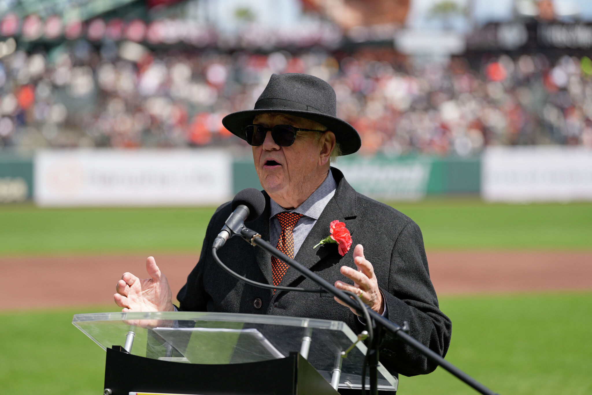 SF Giants broadcaster reunites with old team decades after contentious split
