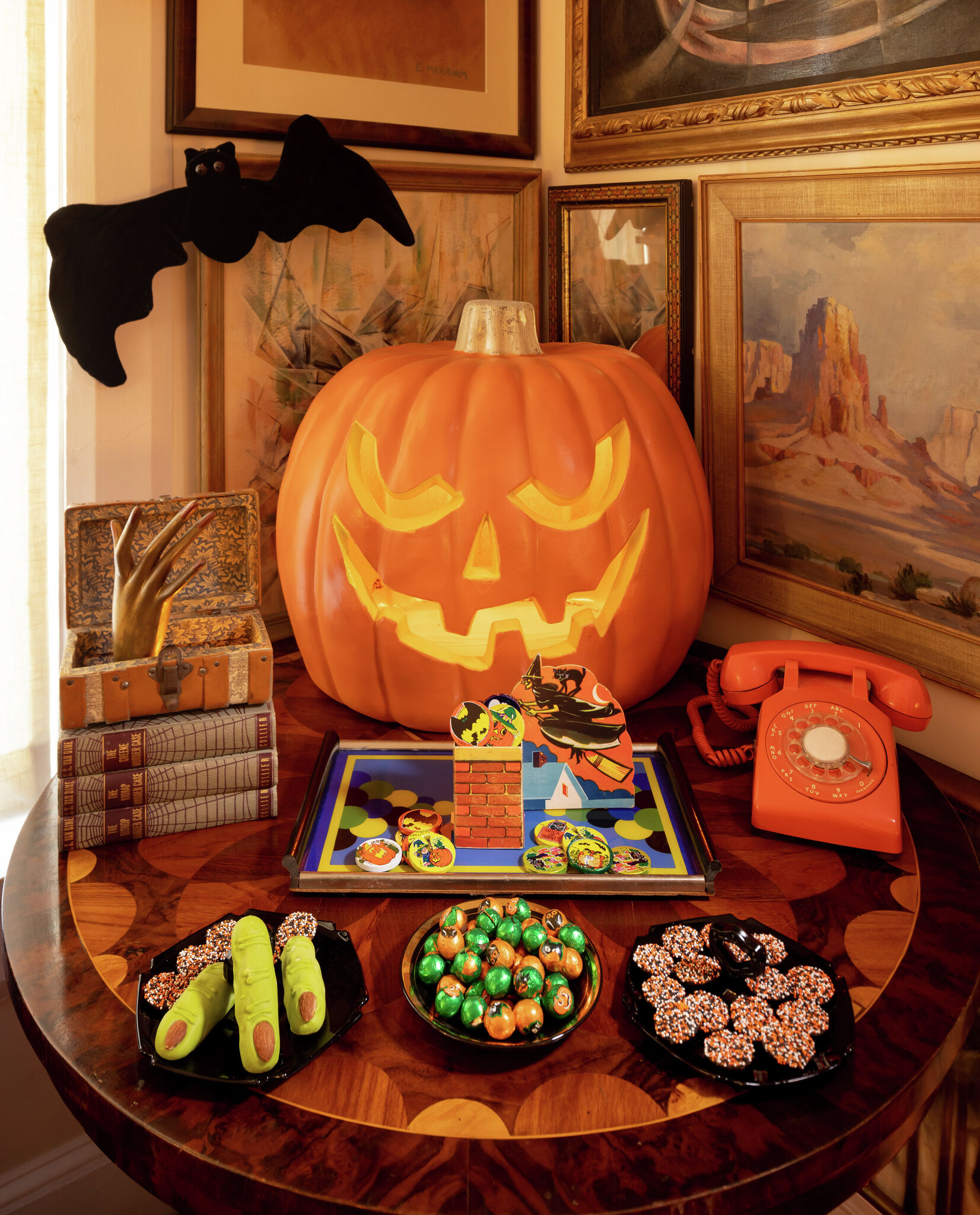 Vintage Halloween decorations trends: Tips from expert Bob Richter