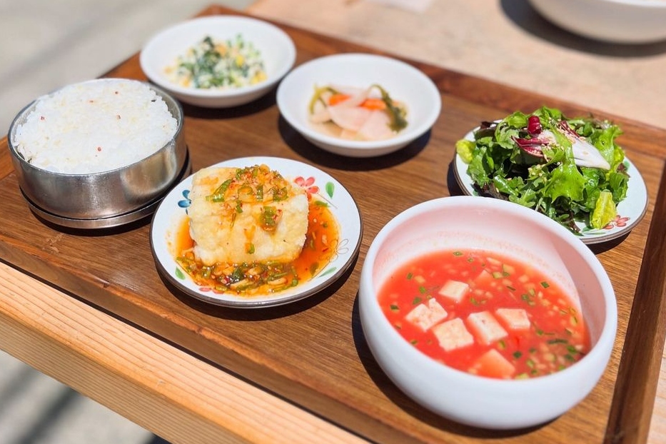 Food and Wine names Oakland chef one of its best new chefs of the year