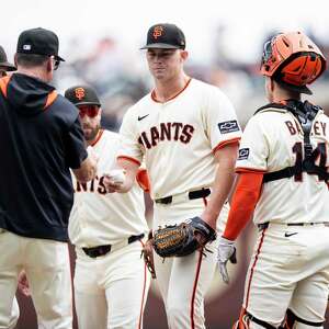 San Francisco Giants Fall 5-3 to Diamondbacks, Lose Ground in NL Wild-Card Race