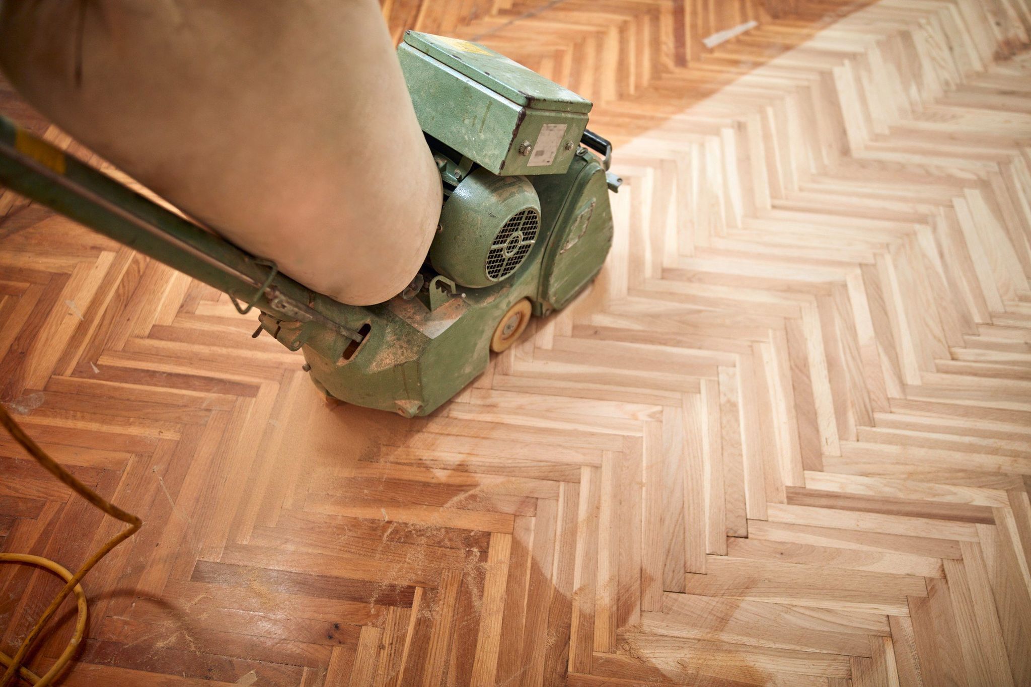 Beautiful Hardwood Flooring Under Tired Carpet: Ways To Know It's There