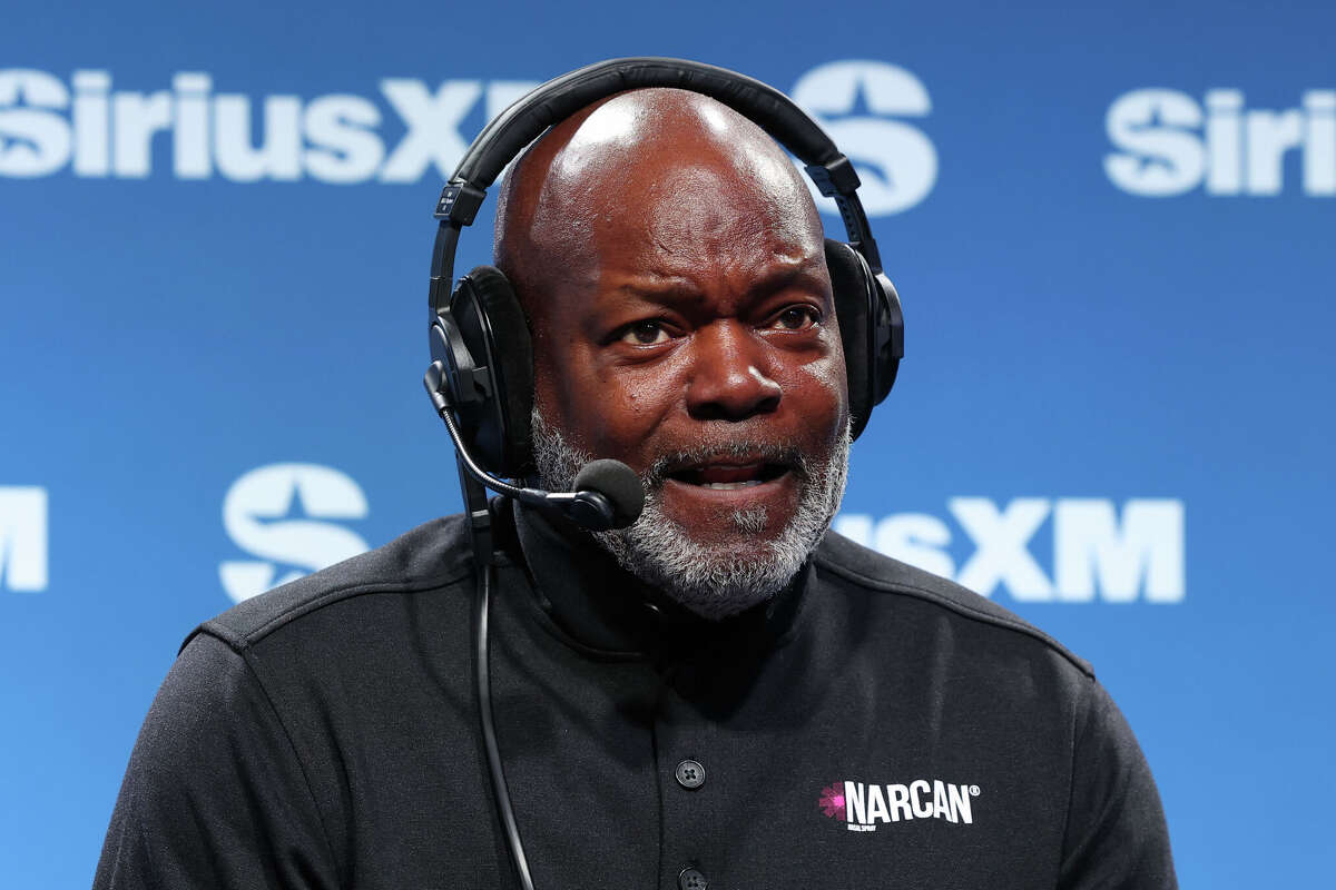 Emmitt Smith is suing a Dallas-area businessman for a ponzi scheme. 
