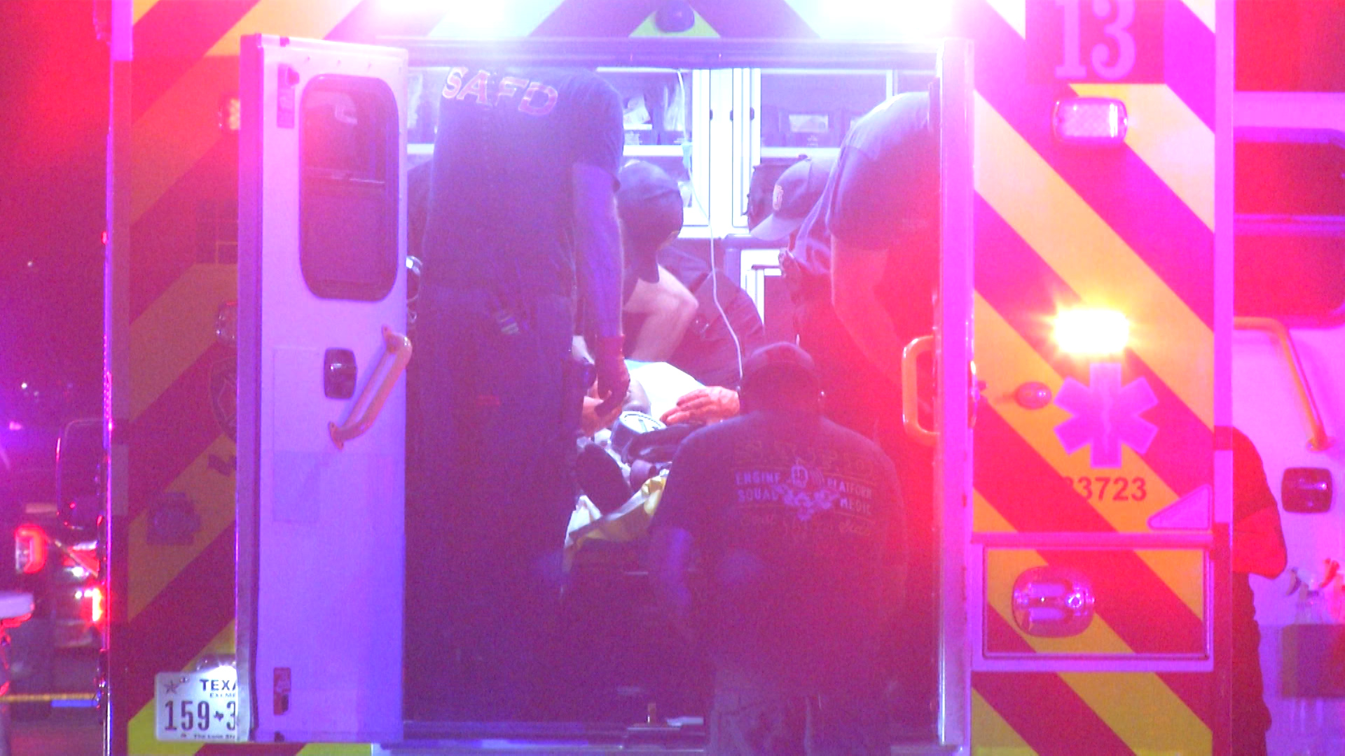 SAPD: Man dead in double shooting at East Side sports bar