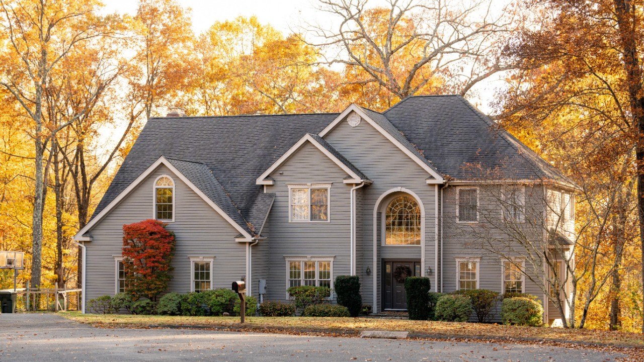 Toledo Homeowners Can Expect a Cooler, Drier Fall, Says The Old Farmer's Almanac