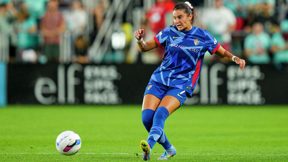 Malia Berkely #7 of North Carolina Courage kicks the ball during the second half against Kansas City Current at CPKC Stadium on August 30, 2025 in Kansas City, Missouri. (Photo by Jay Biggerstaff/NWSL via Getty Images)