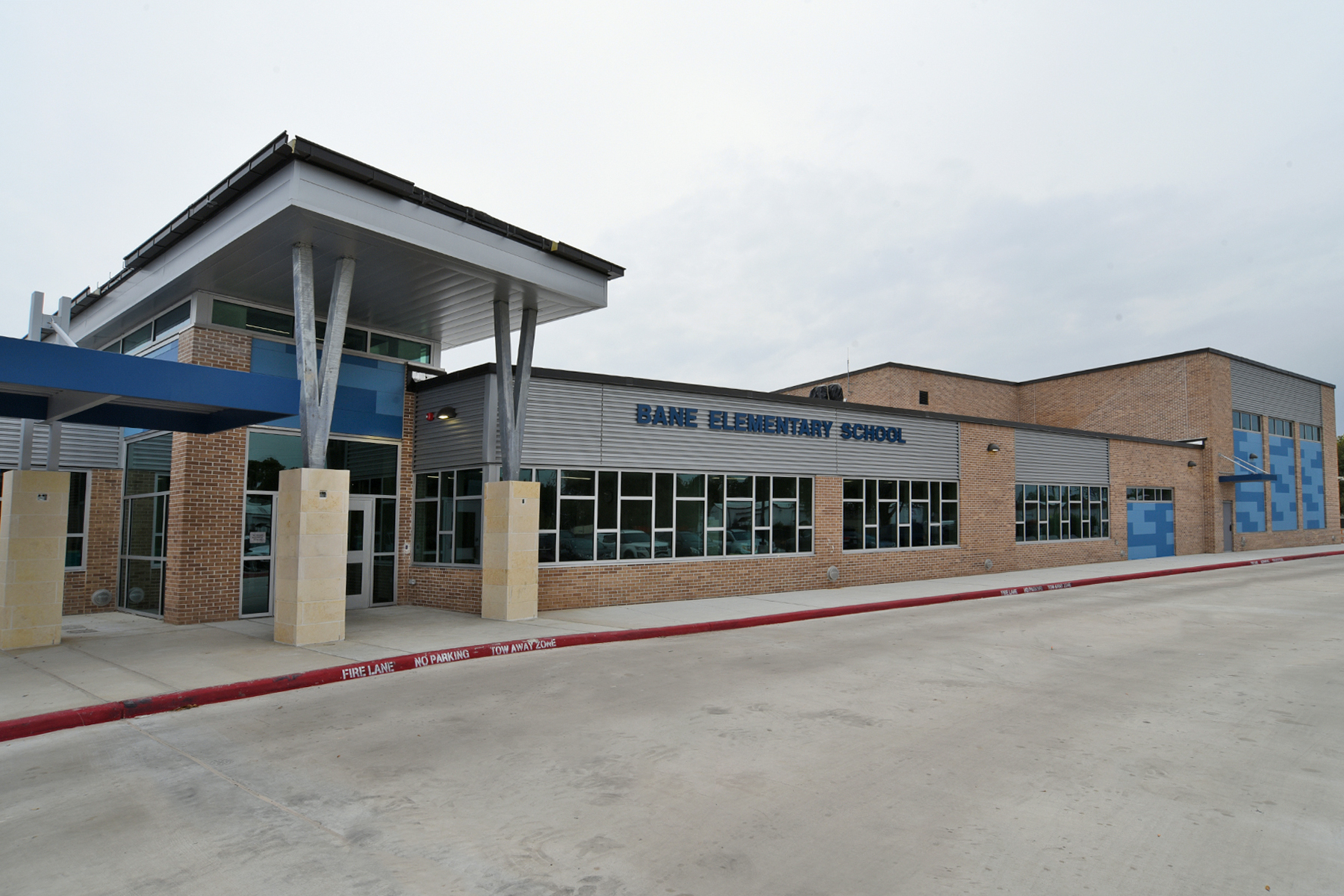 https://s.hdnux.com/photos/01/54/42/23/28452040/5/rawImage.jpg