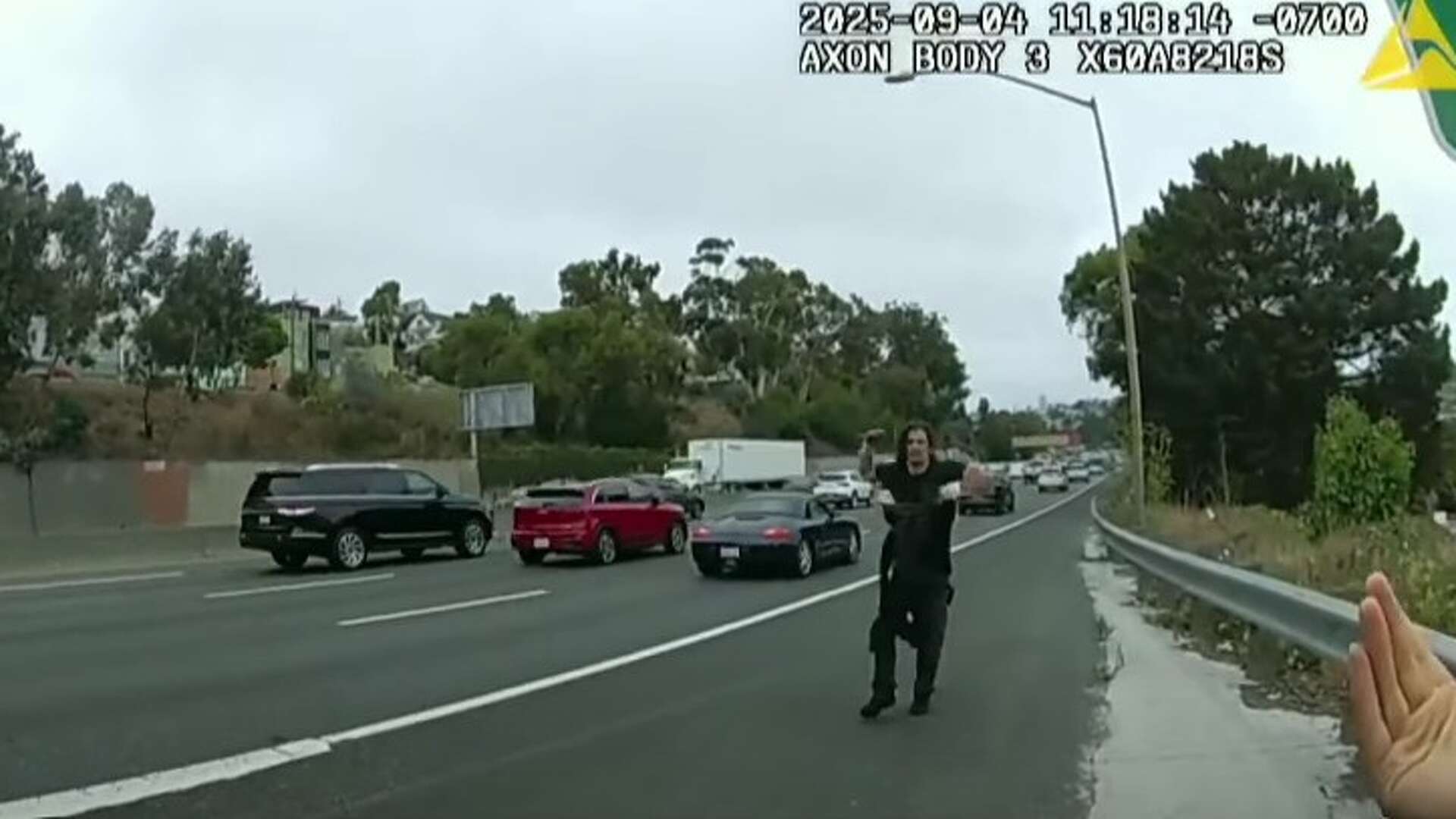 Man shot on SF freeway lunged at officer with scissors, police say