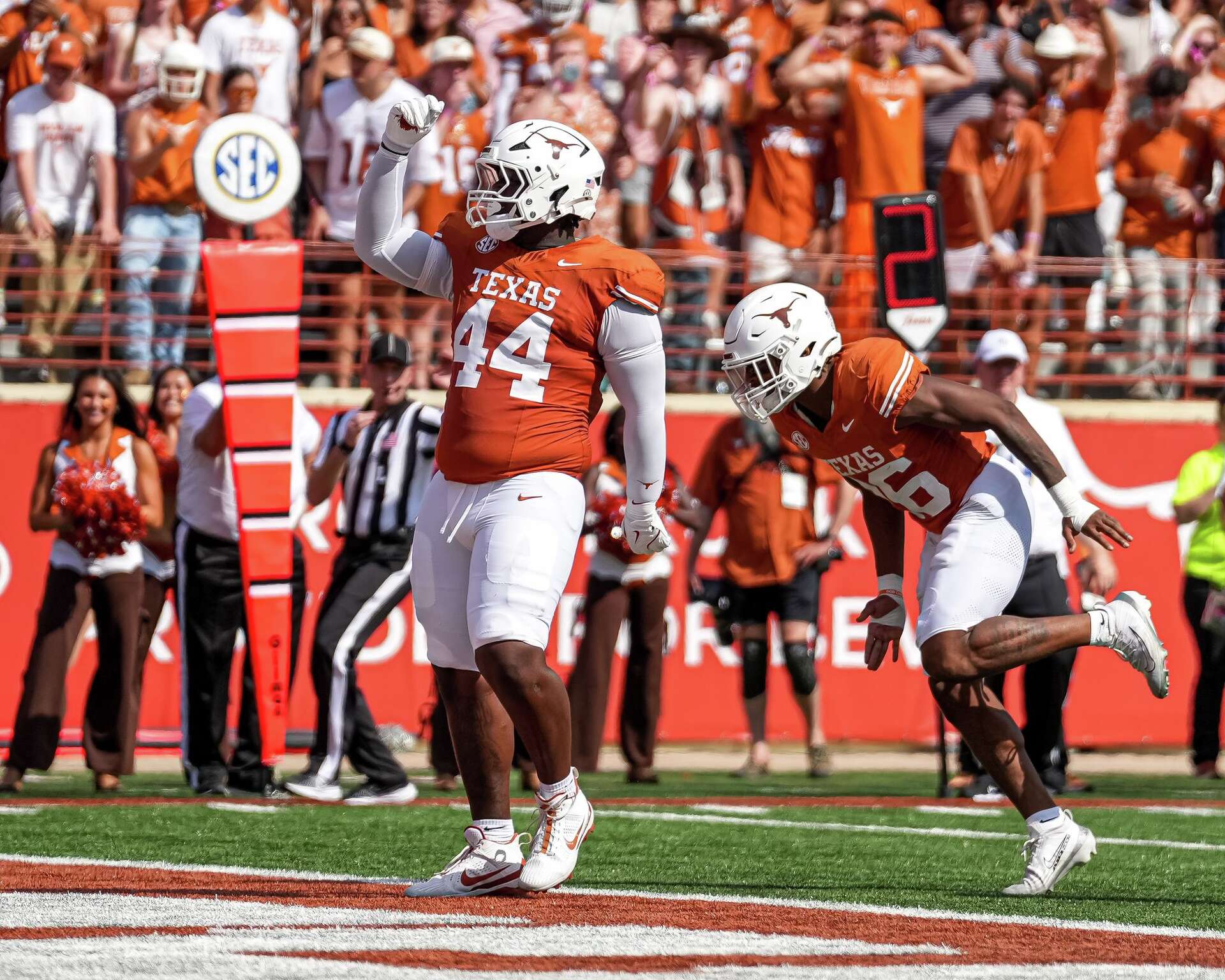 Texas Longhorns: Arch Manning must be better to go anywhere