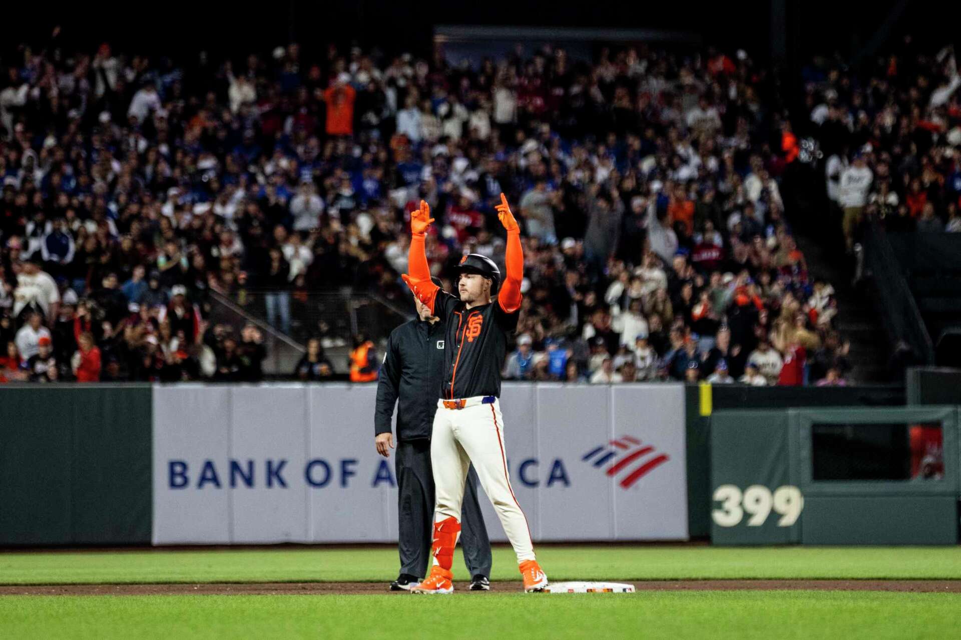 Giants lit up by Dodgers, miss chance to leap Mets for wild-card spot