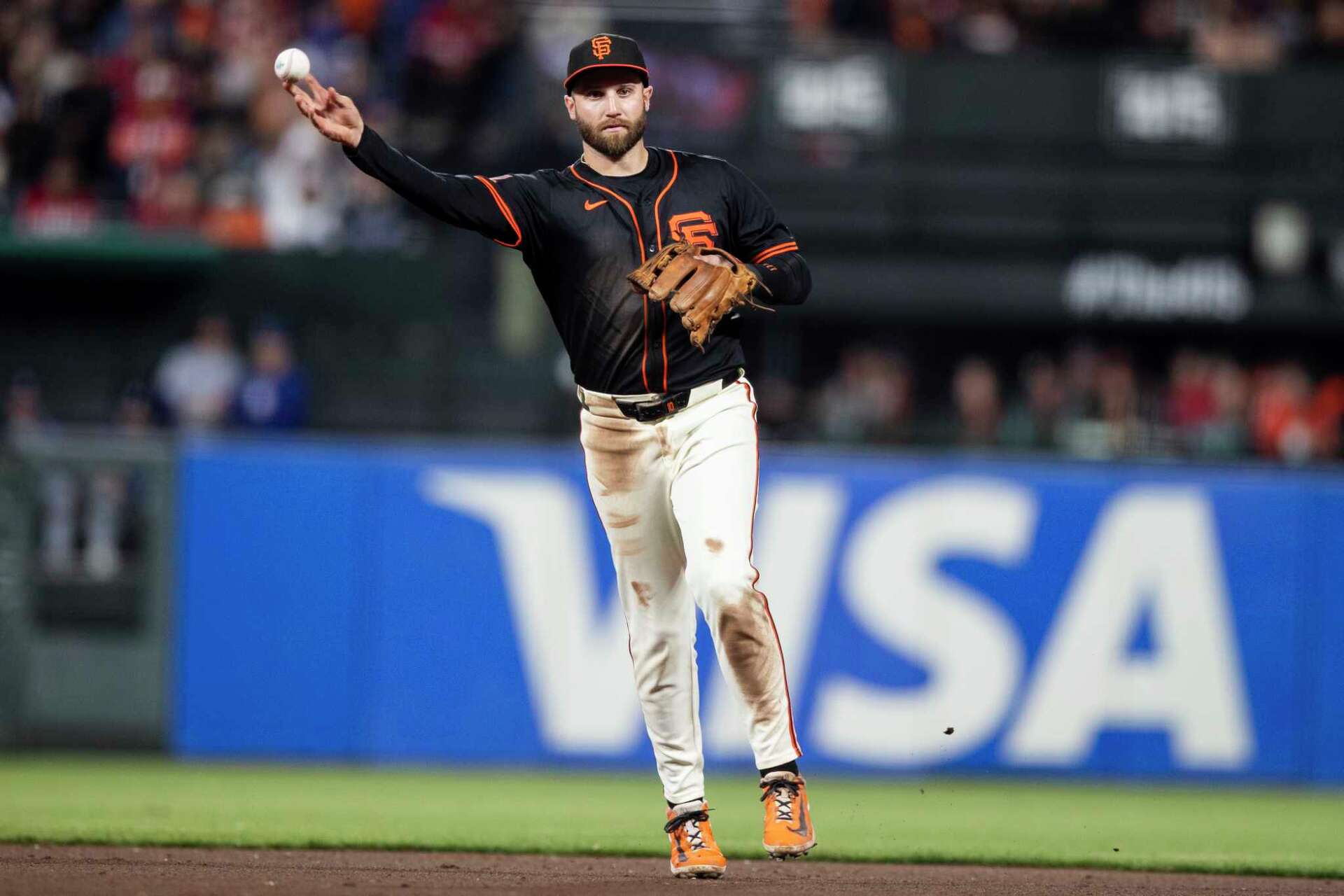 Giants lit up by Dodgers, miss chance to leap Mets for wild-card spot