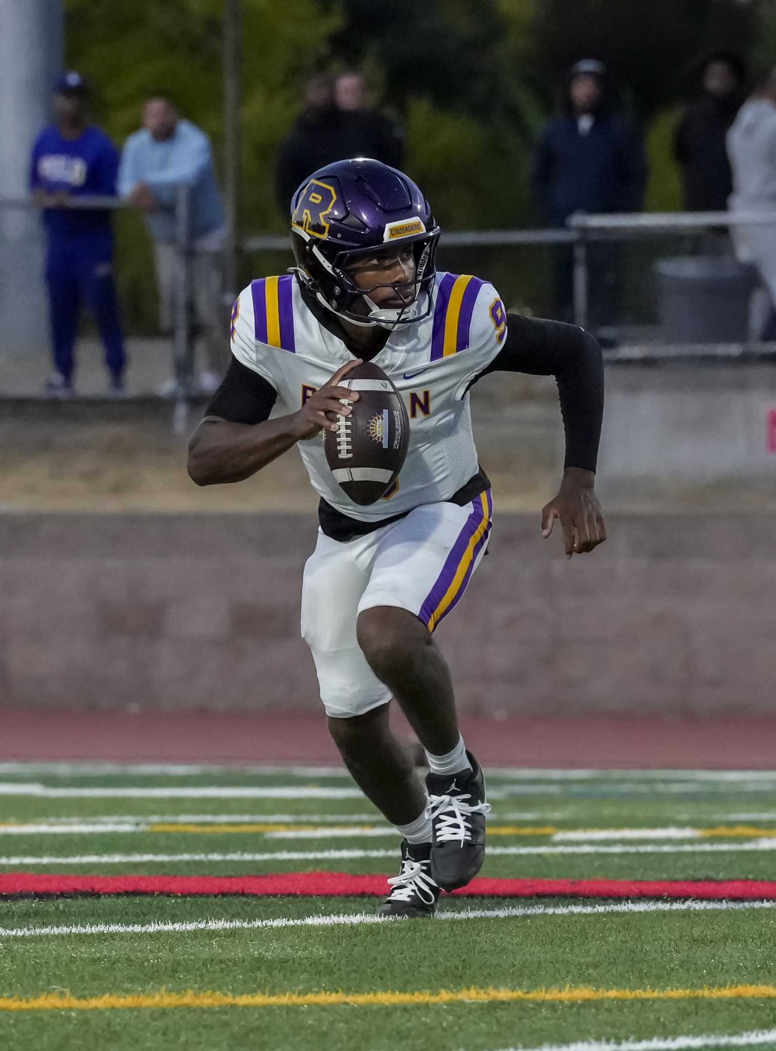 Josh Riordan Riordan wins high-scoring duel between top-ranked teams over Pittsburg