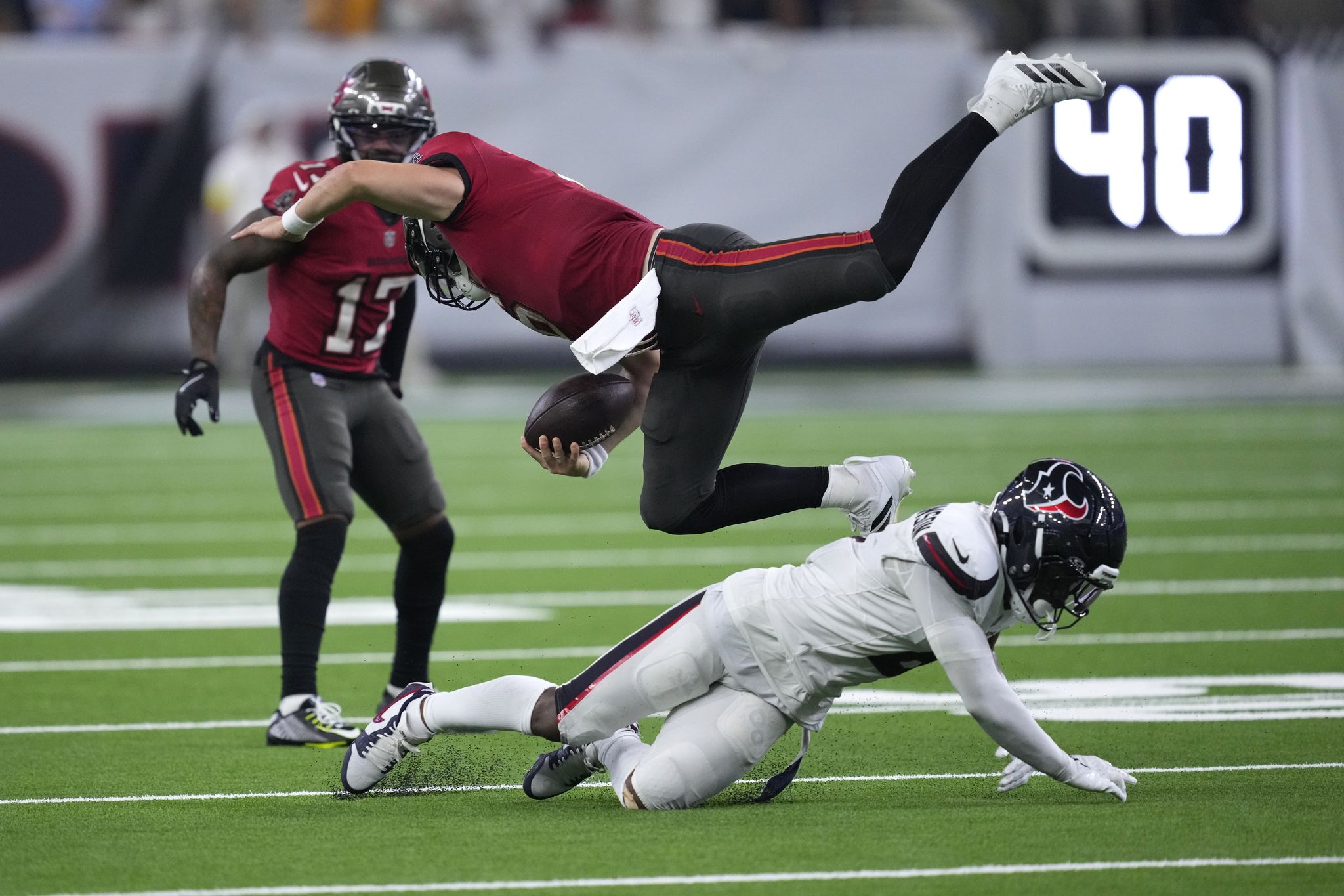 Houston Texans key play: Baker Mayfield escapes for pivotal first down