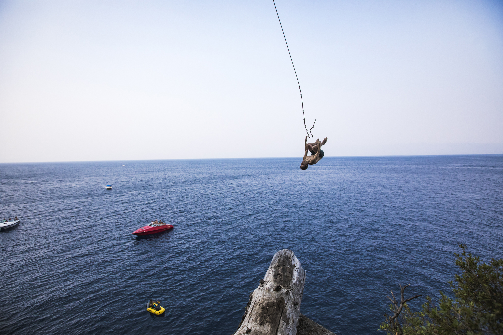 'I had the right to do it': 100-foot Lake Tahoe rope swing ends in arrest