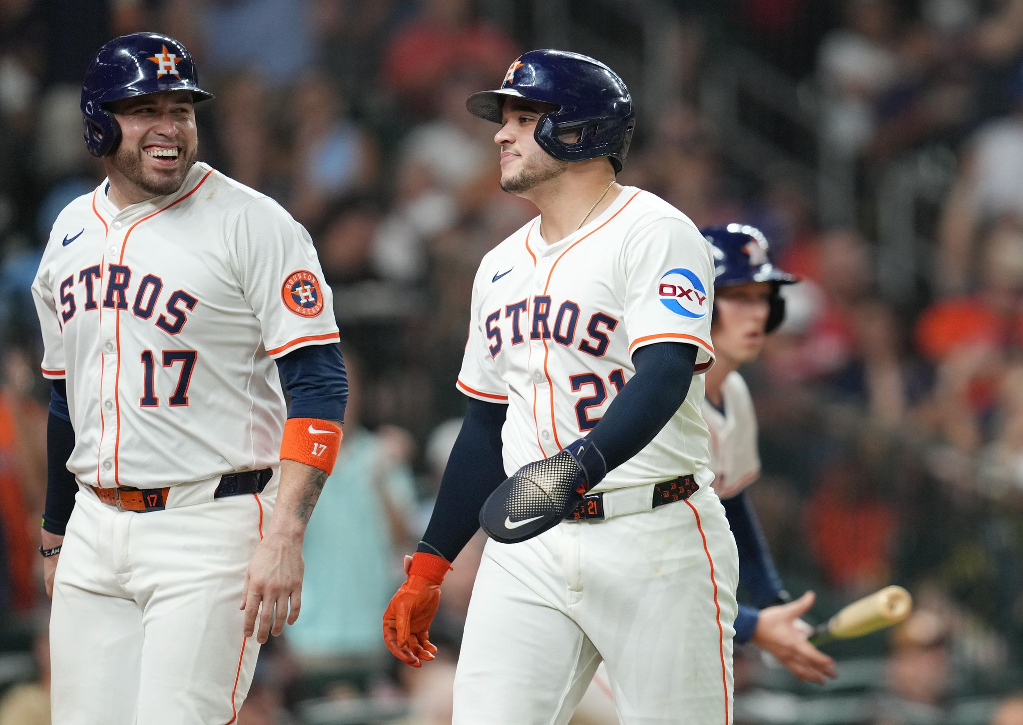 AL West race: Astros beat Rangers, remain half-game behind Seattle