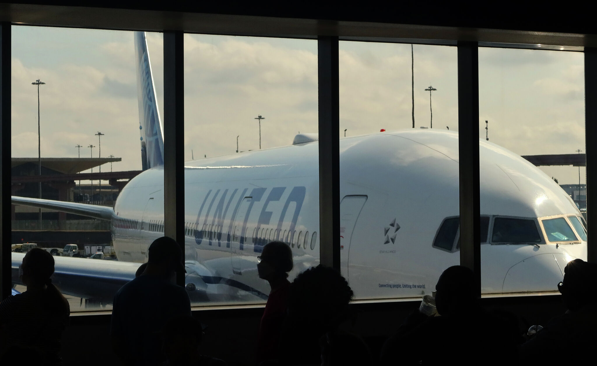 Bay Area travelers, rejoice! United insists troubled airport has improved.