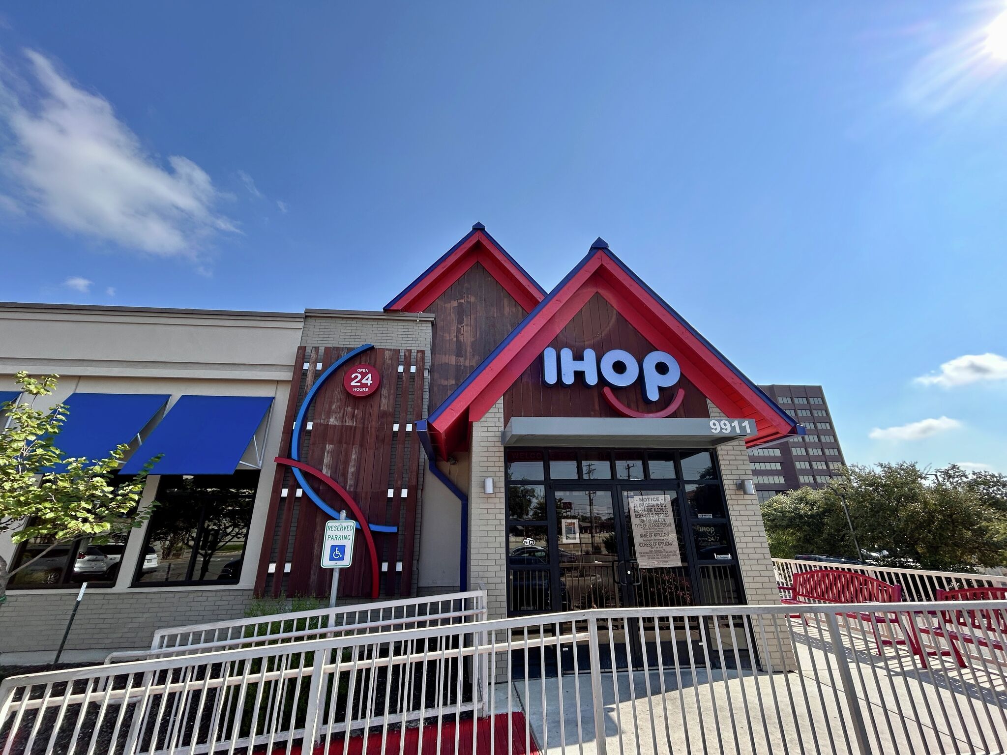 IHOP flips up an affordable all-day meal deal in San Antonio, image size:2048x1536