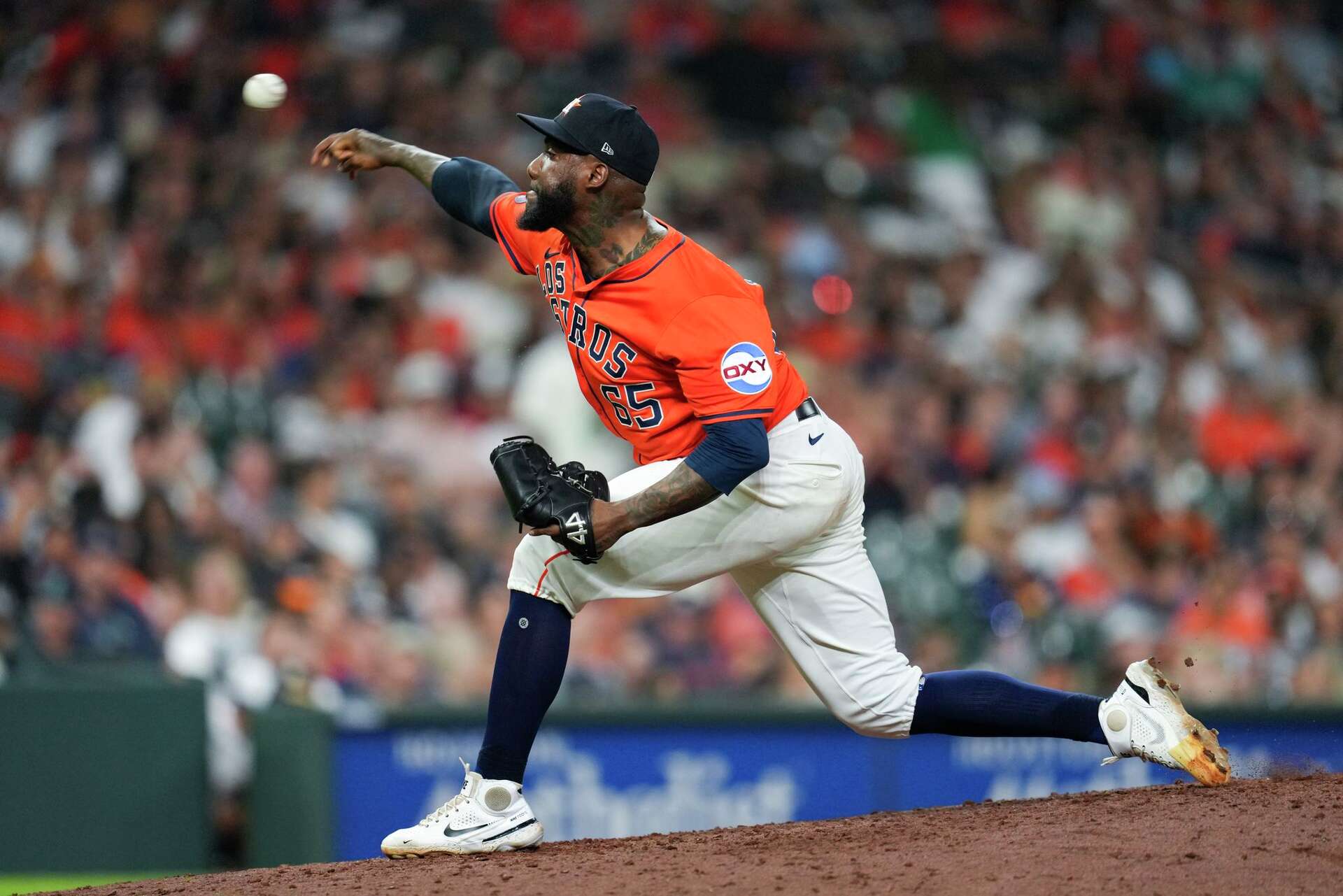 Houston Astros shut out in opener of key AL West series vs. Mariners