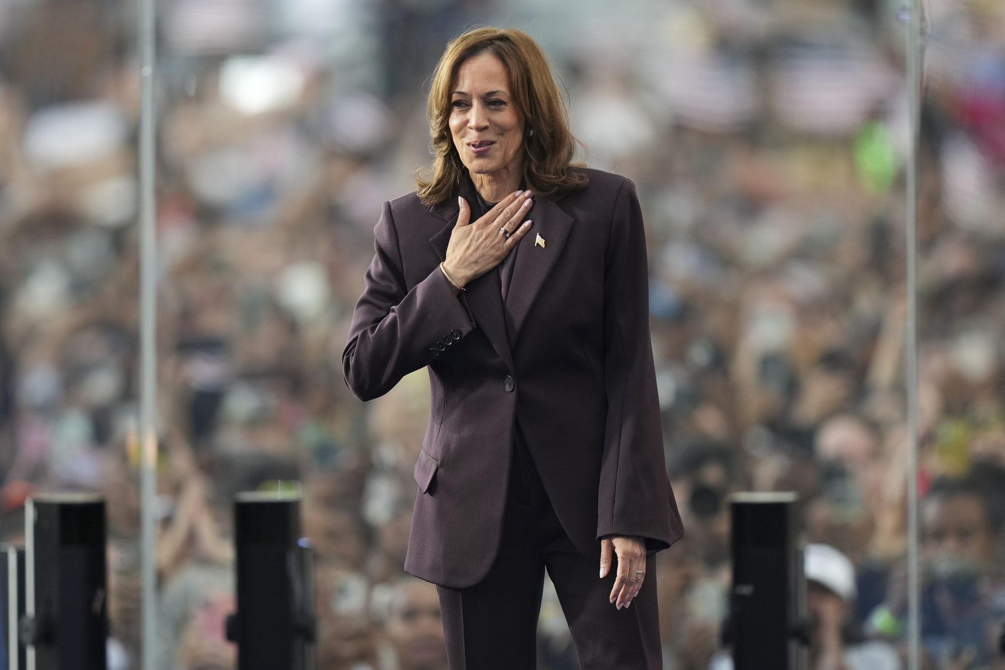 https://s.hdnux.com/photos/01/54/46/35/28469118/3/rawImage.jpg