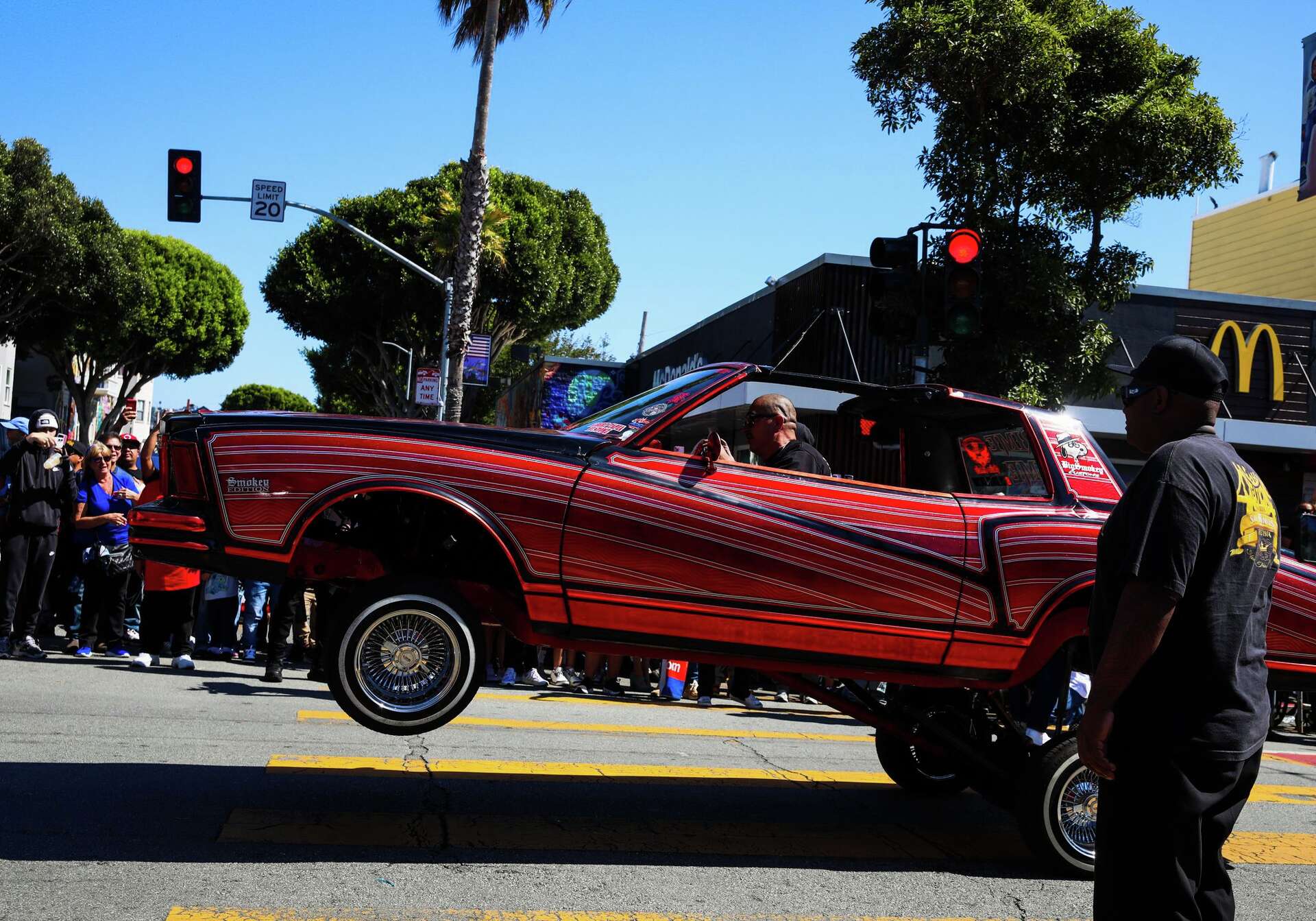 SF lowrider parade revs up Latino pride in Mission District