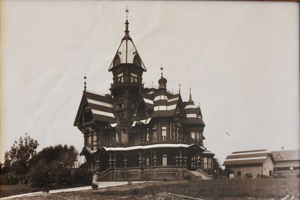 One of the most photographed houses in California forbids