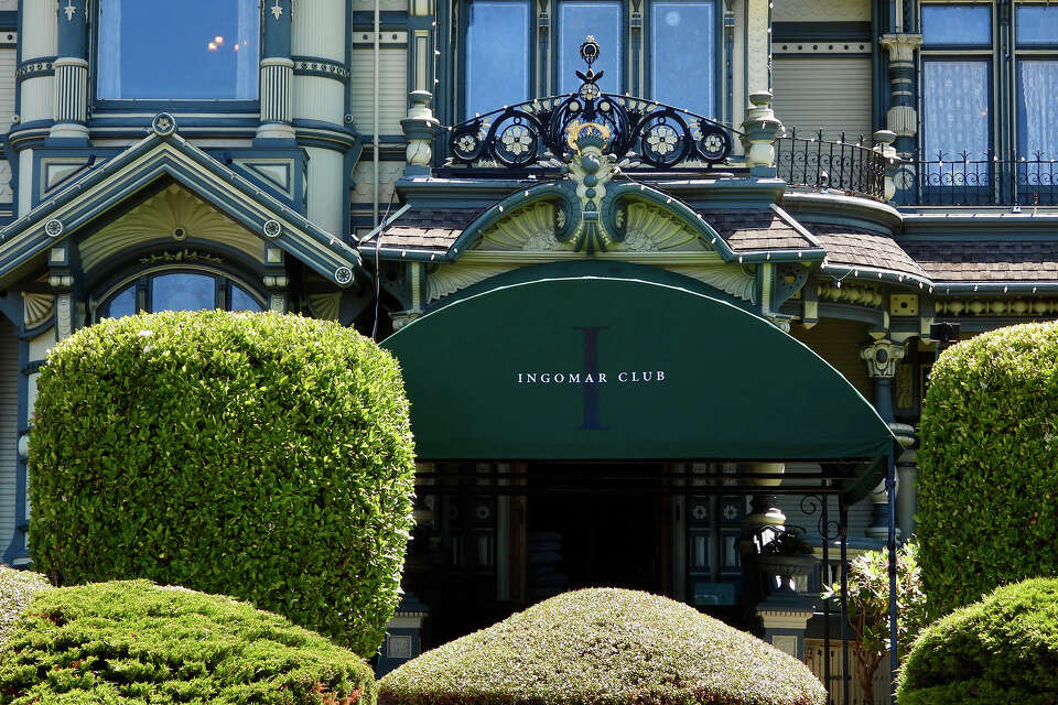 One of the most photographed houses in California forbids