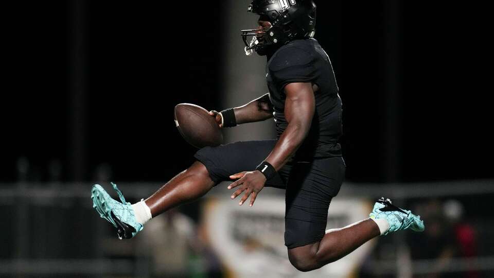 Randle's Landen Williams-Callis reacts after running for a 27-yard touchdown during the second half of a District 9-5A Division II high school football game in Rosenberg, Thursday, Sept. 25, 2025.