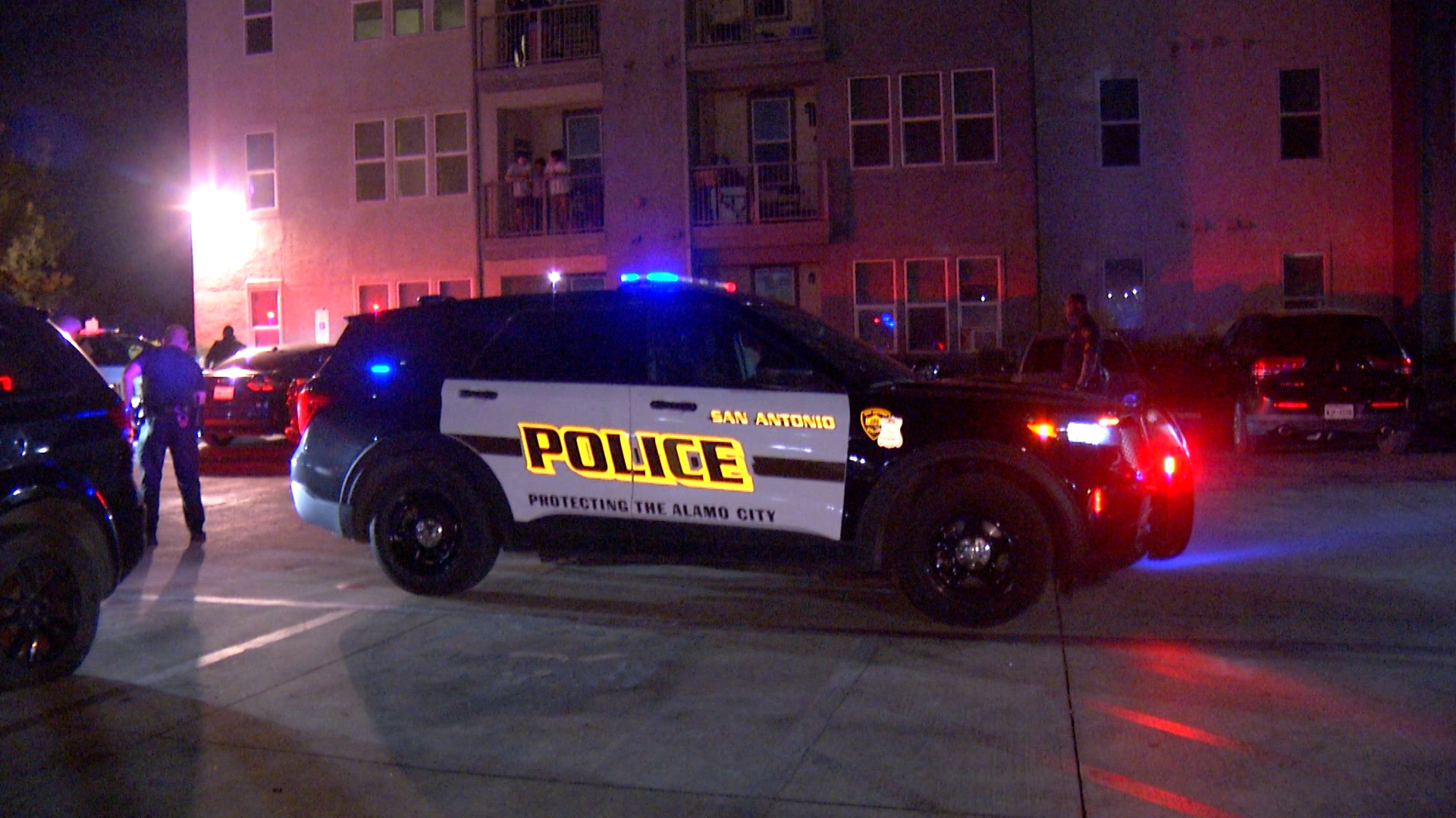San Antonio police: Man dead in West Side apartment shooting