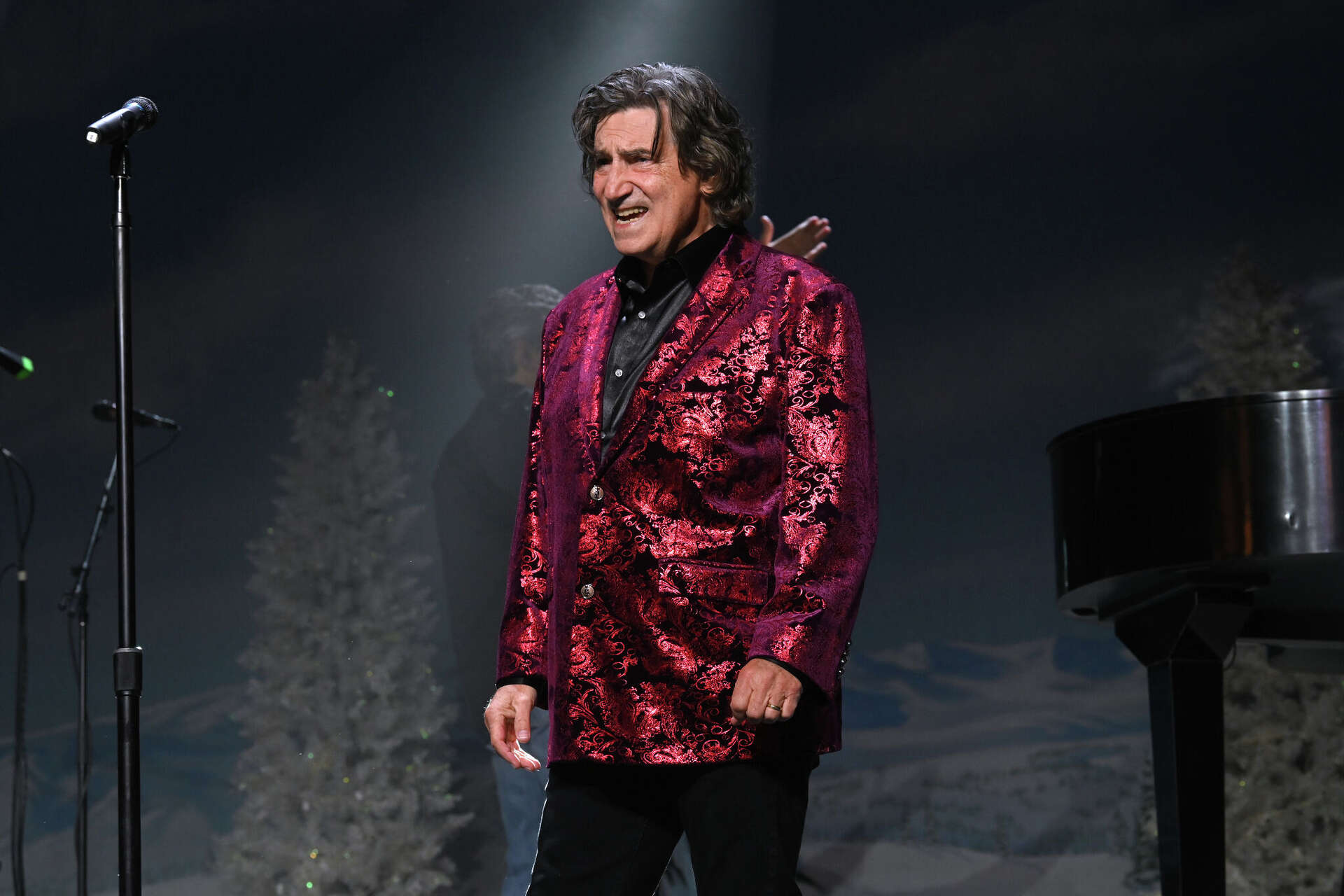 Oak Ridge Boys bass Richard Sterban announces he has prostate cancer