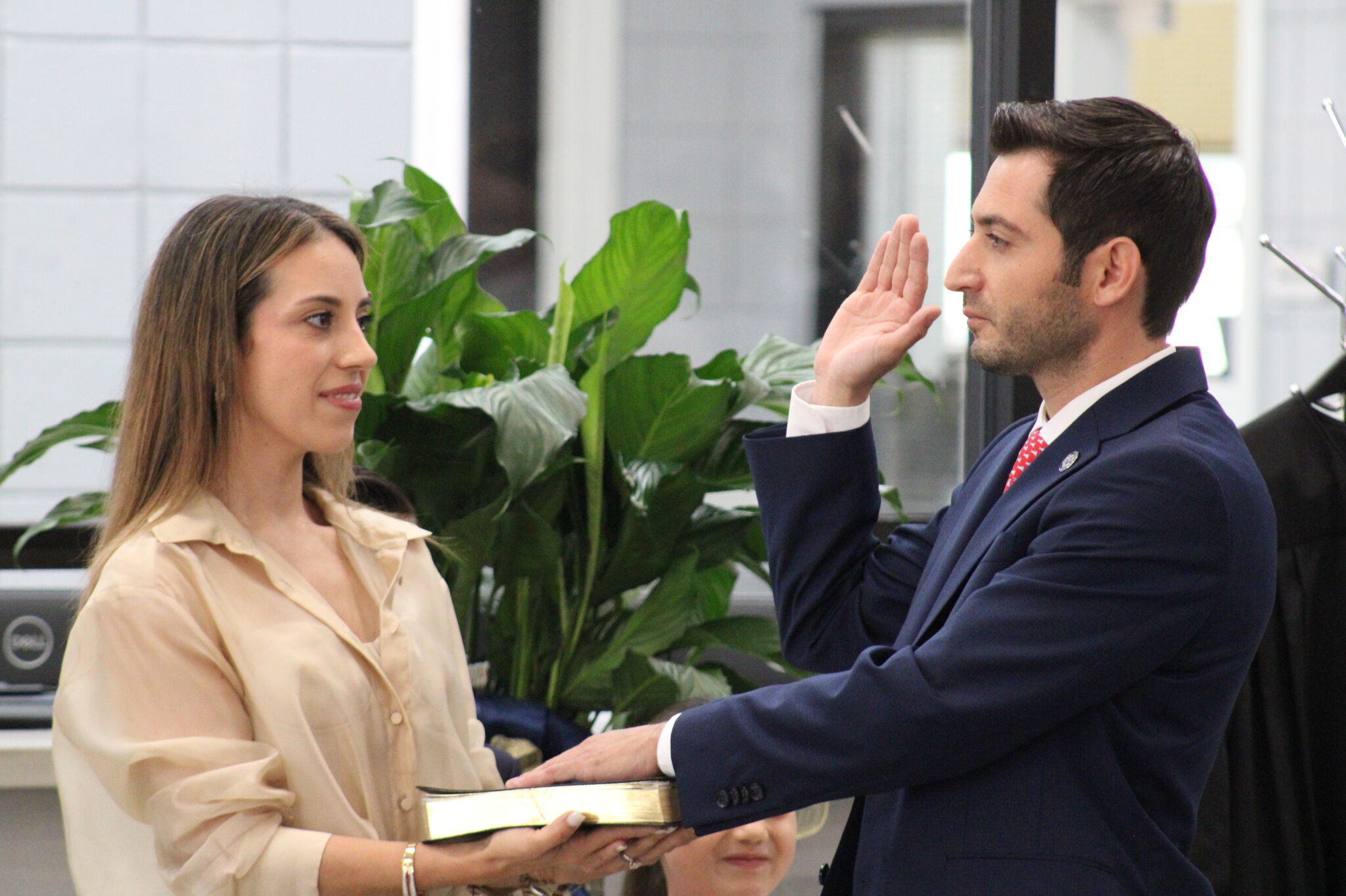 Eduardo Wayo Davila sworn in as Laredo s new municipal court judge
