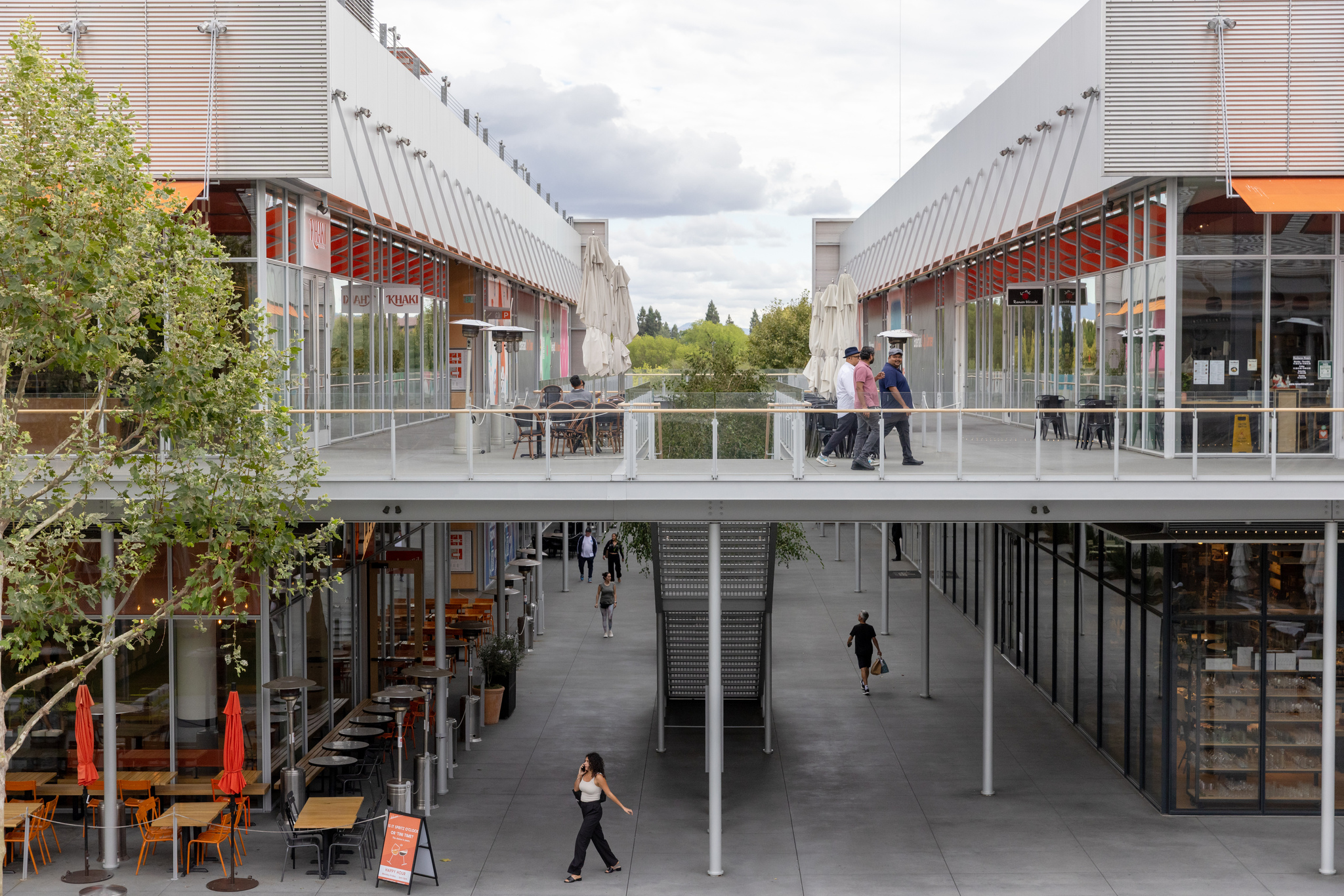 SF restaurants are flocking to a growing Bay Area suburb. Business is so different.