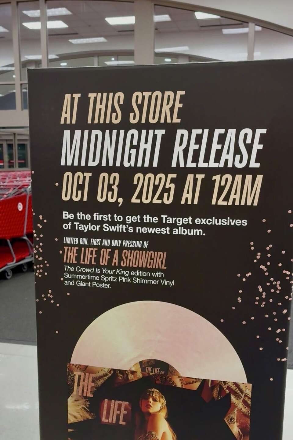 San Antonio Taylor Swift fans brave lines at midnight release