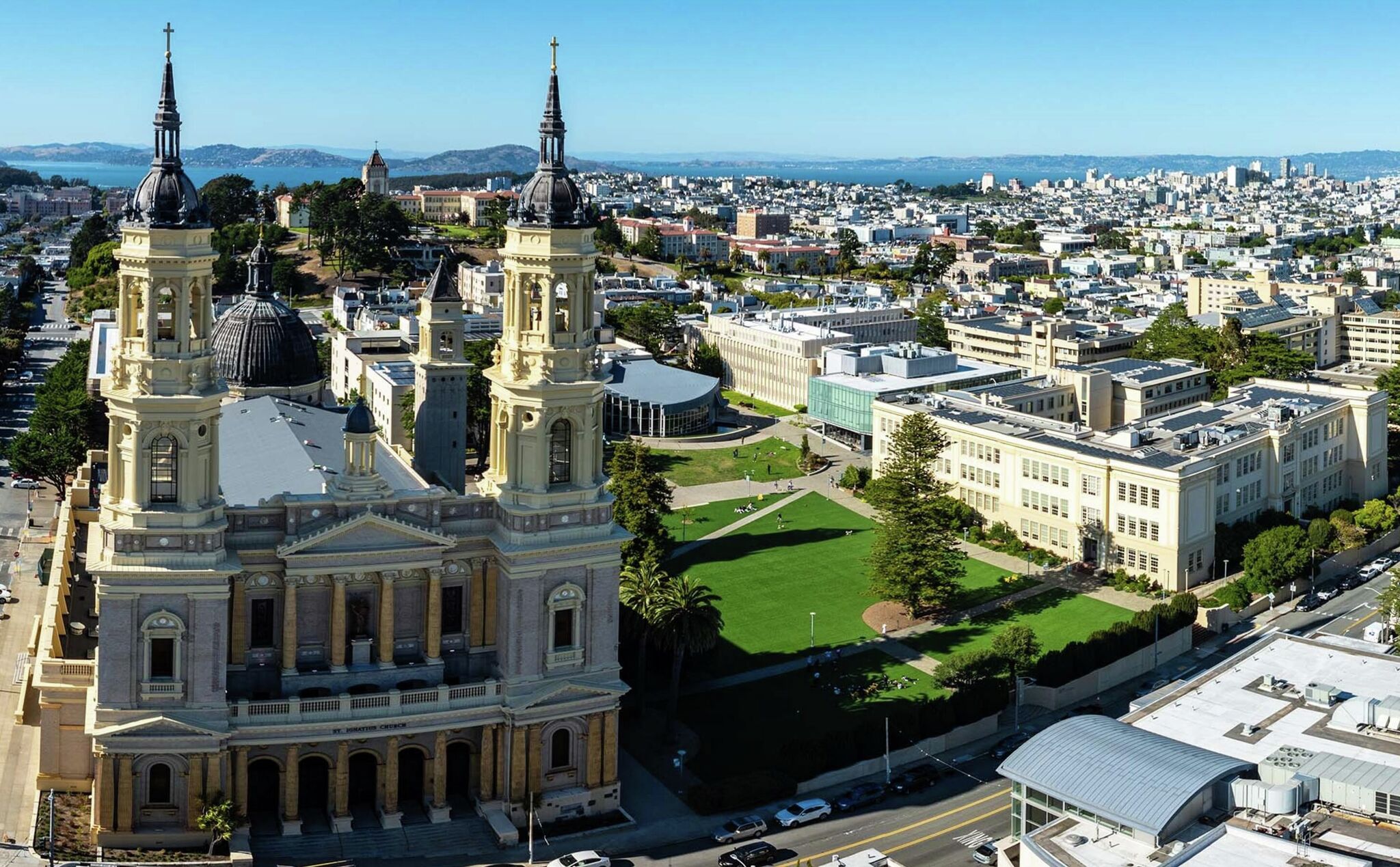 Varování od univerzity v San Franciscu ohledně muže v brýlích Meta