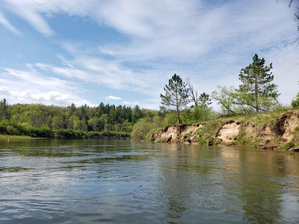 A Wayne County man died during a trip on the Manistee River. The initial investigation shows that the man was participating in a river float with his family when the vessel overturned.