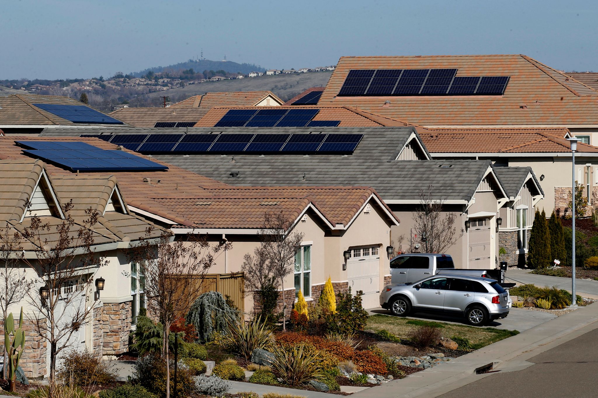Complaint: 2 California utilities routinely fail to meet deadlines to ...