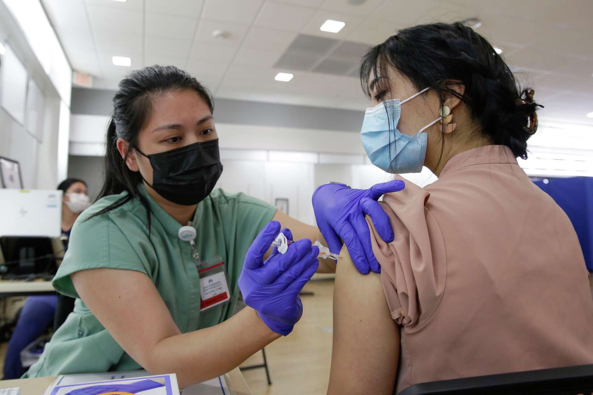 Bay Area brings back mask mandates in health care settings