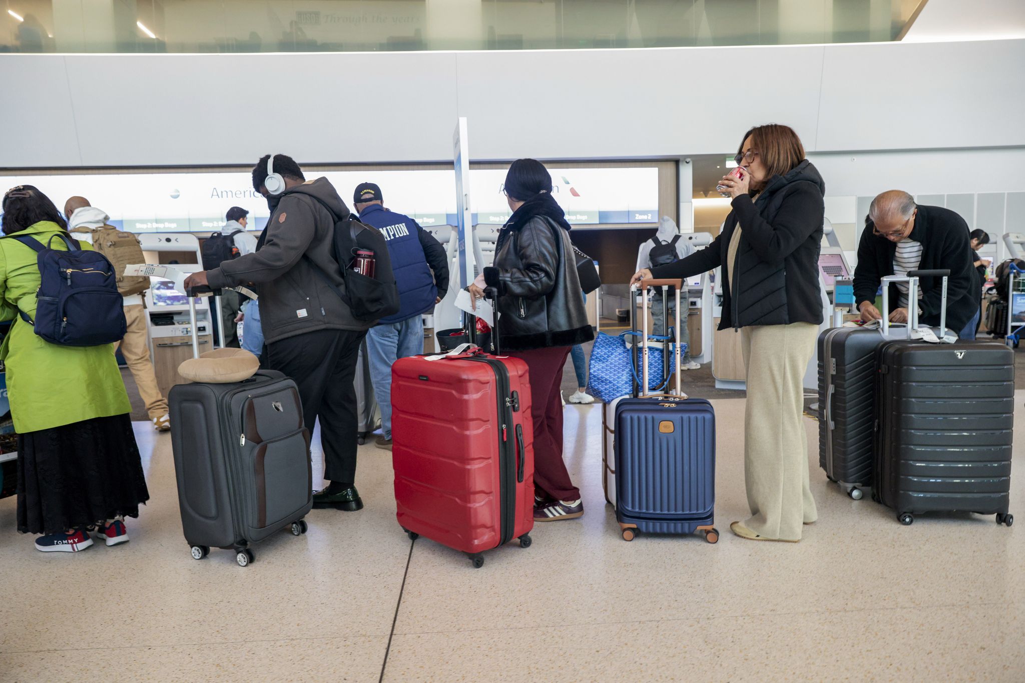 San Francisco airport sees fresh delays after computer issue resolved