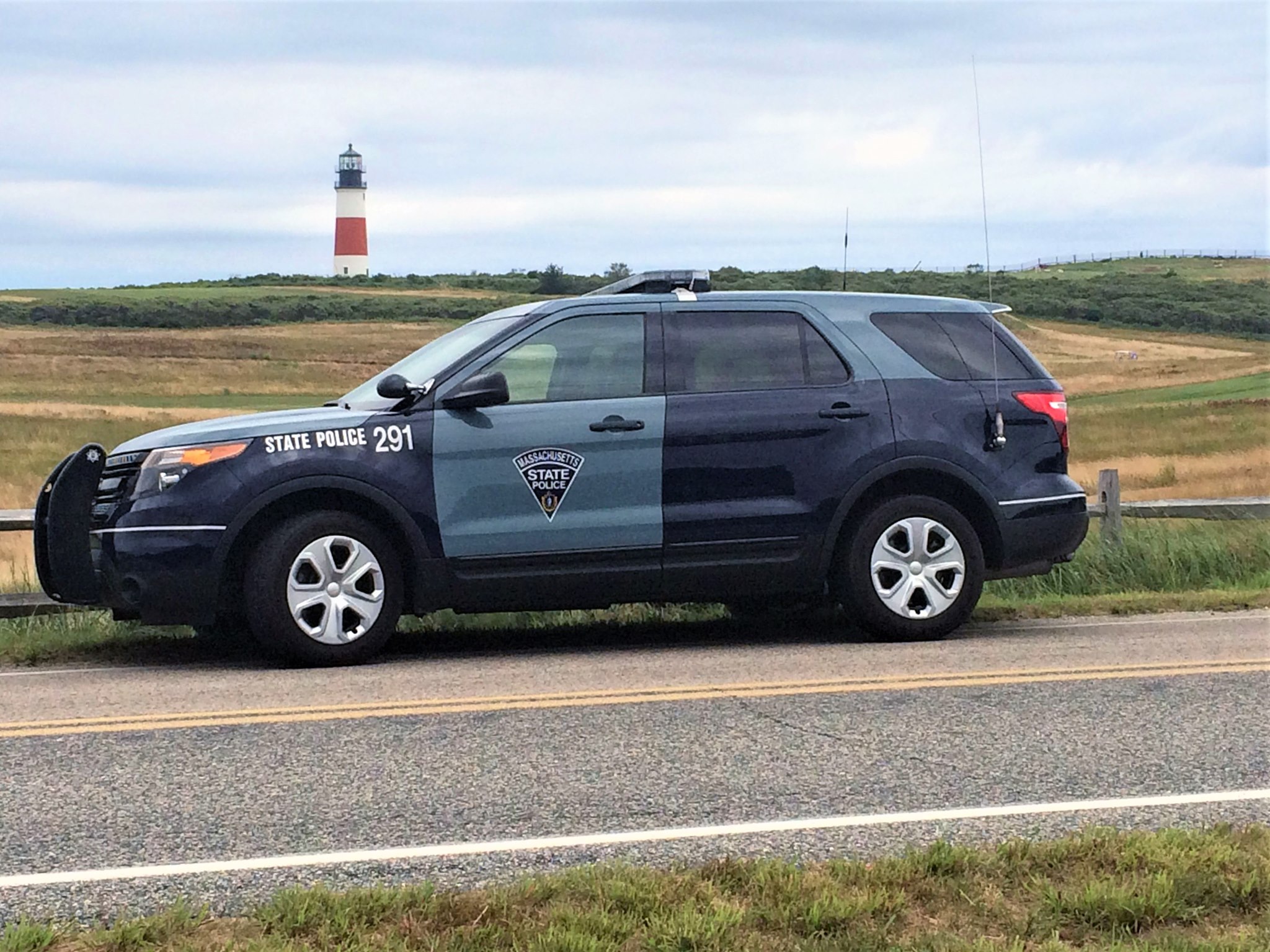 64-year-old man from Connecticut dies in skydiving mishap in Massachusetts, authorities report.