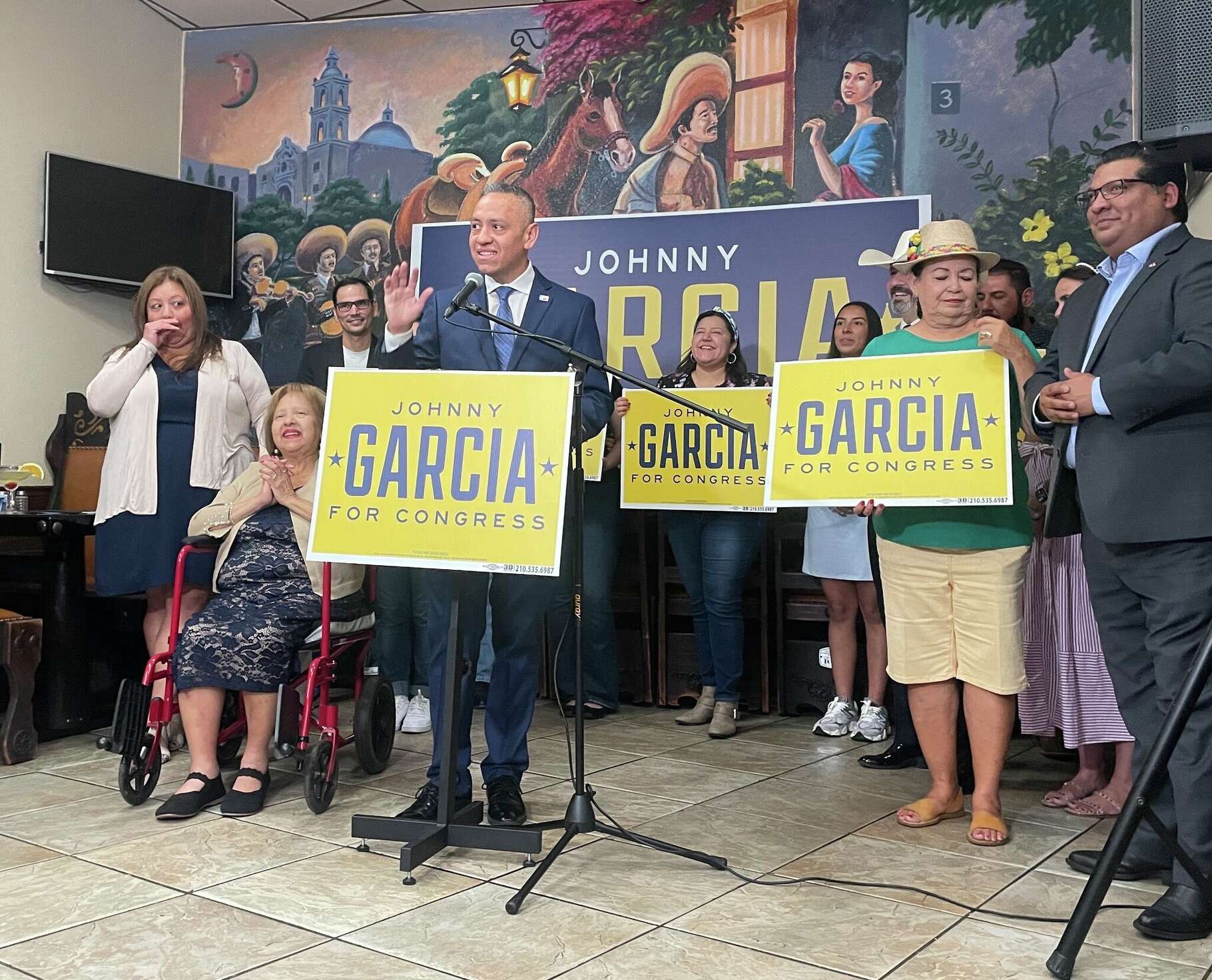 Johnny Garcia speaks at a launch event for his cmapign for Texas' 35th Congressional District at Taqueria Mexico on Thursday, Oct. 9, 2025.