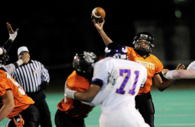 Quarteback Bryan Boderick 4 Stamford High School Throws Connecticut Post