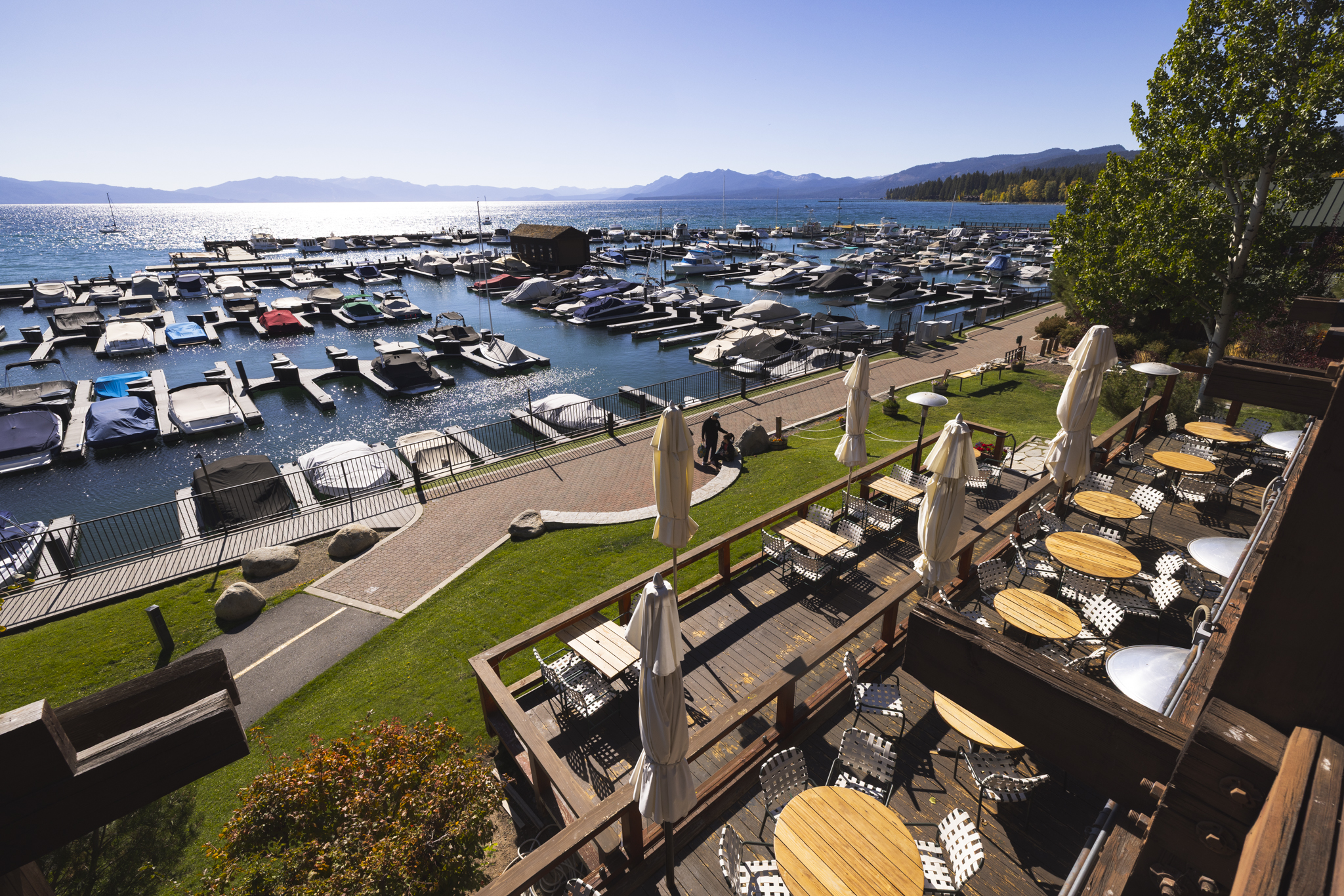 An iconic Calif. restaurant shuts down amid a lakefront town's slow decline