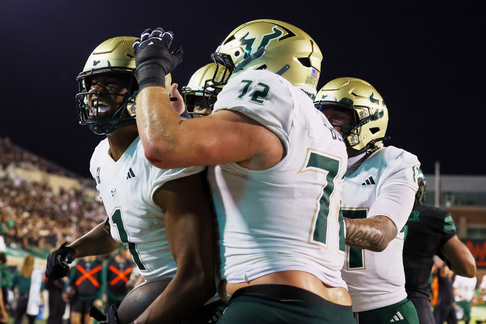 No. 24 South Florida scores 4 TDs in a 4 1/2minute span and hands