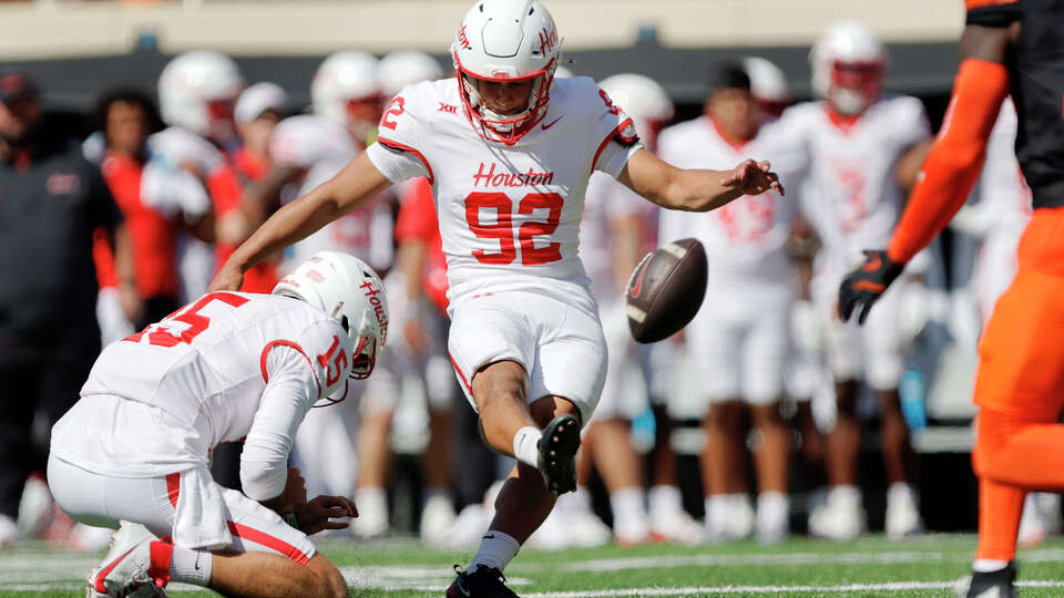 UH kicker Ethan Sanchez makde four field goals against Oklahoma State, including this 29-yarder.