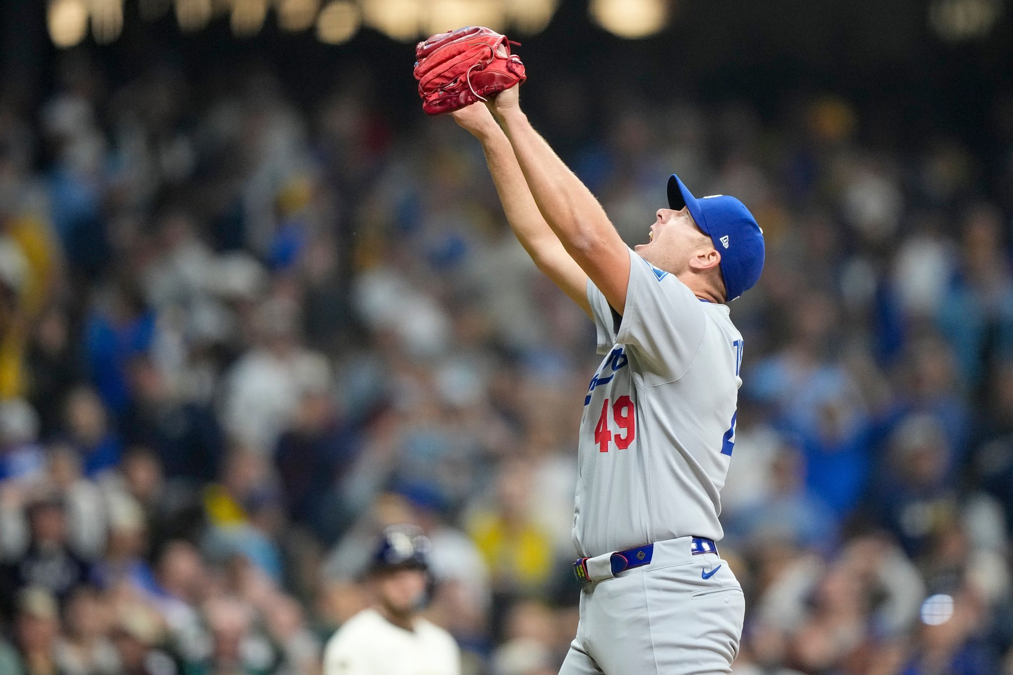 Snell brille et les Dodgers tiennent à peine le 9e pour battre les Brewers 2-1 lors du premier match