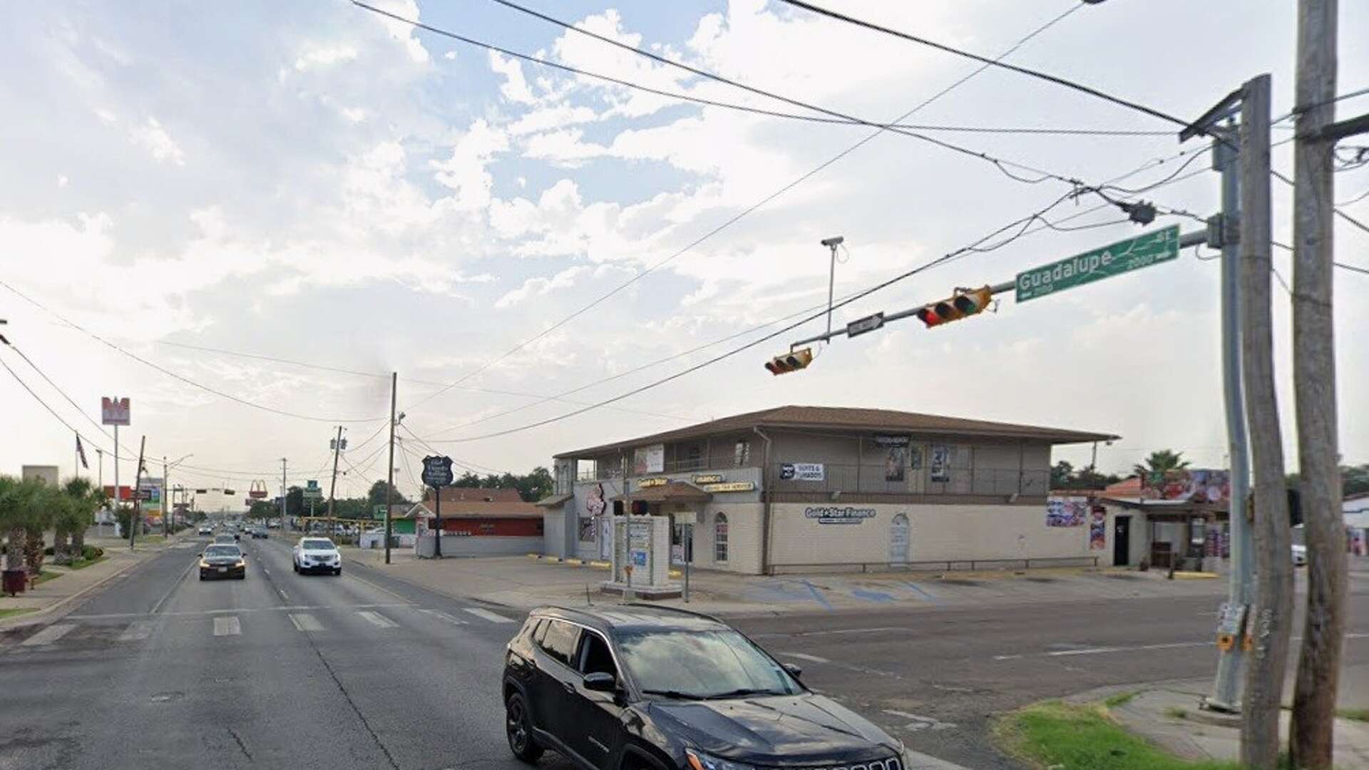 Laredo police launch death investigation for man found unresponsive