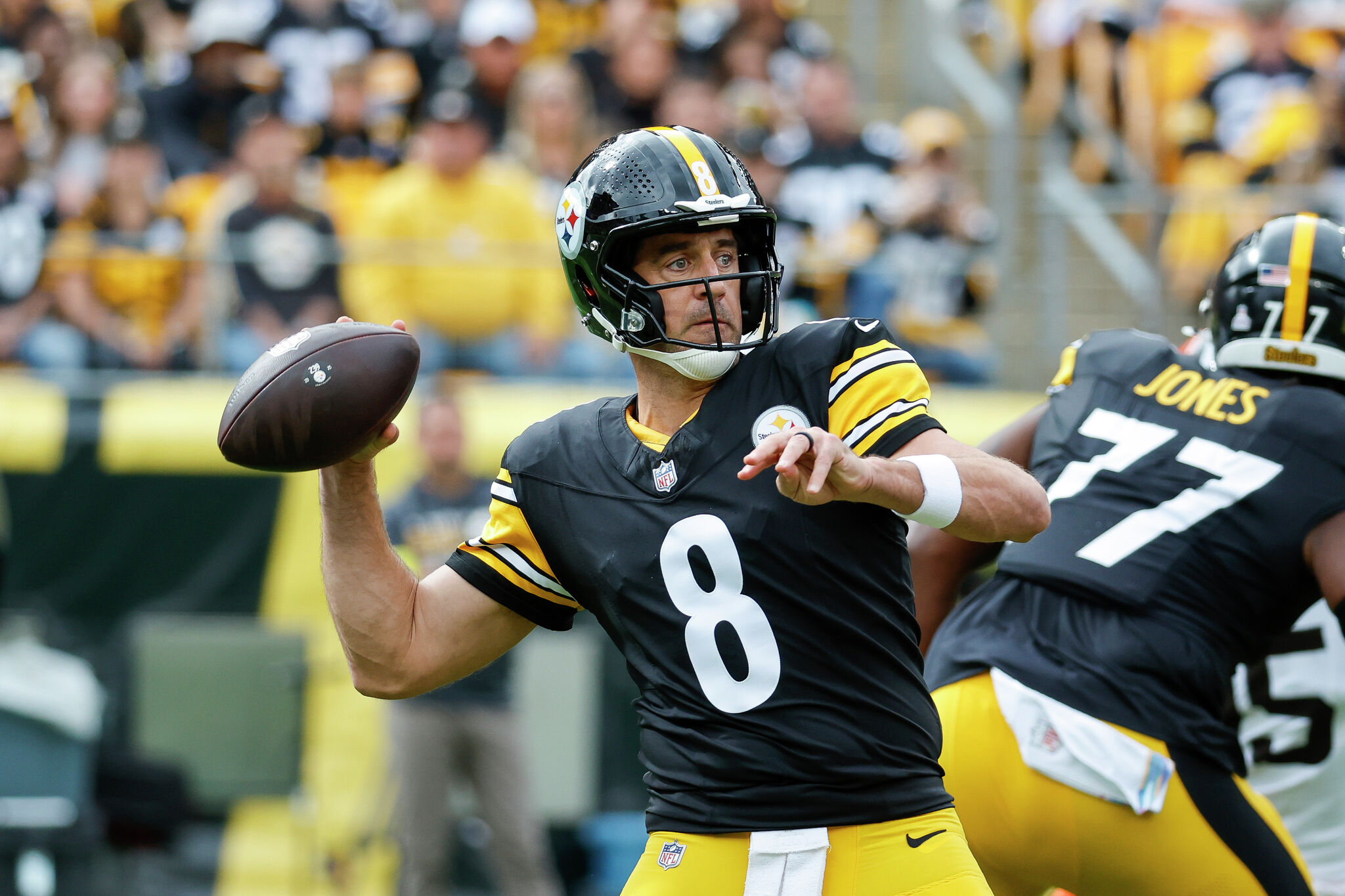 This post will not acknowledge Aaron Rodgers is having a good season
