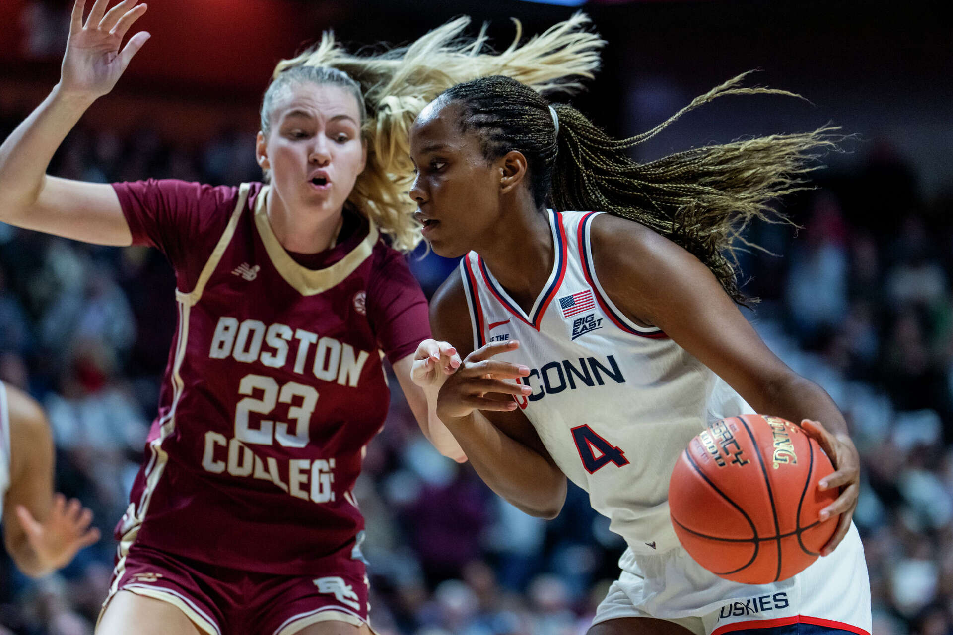 Geno Auriemma impressed with UConn freshman Blanca Quiñonez