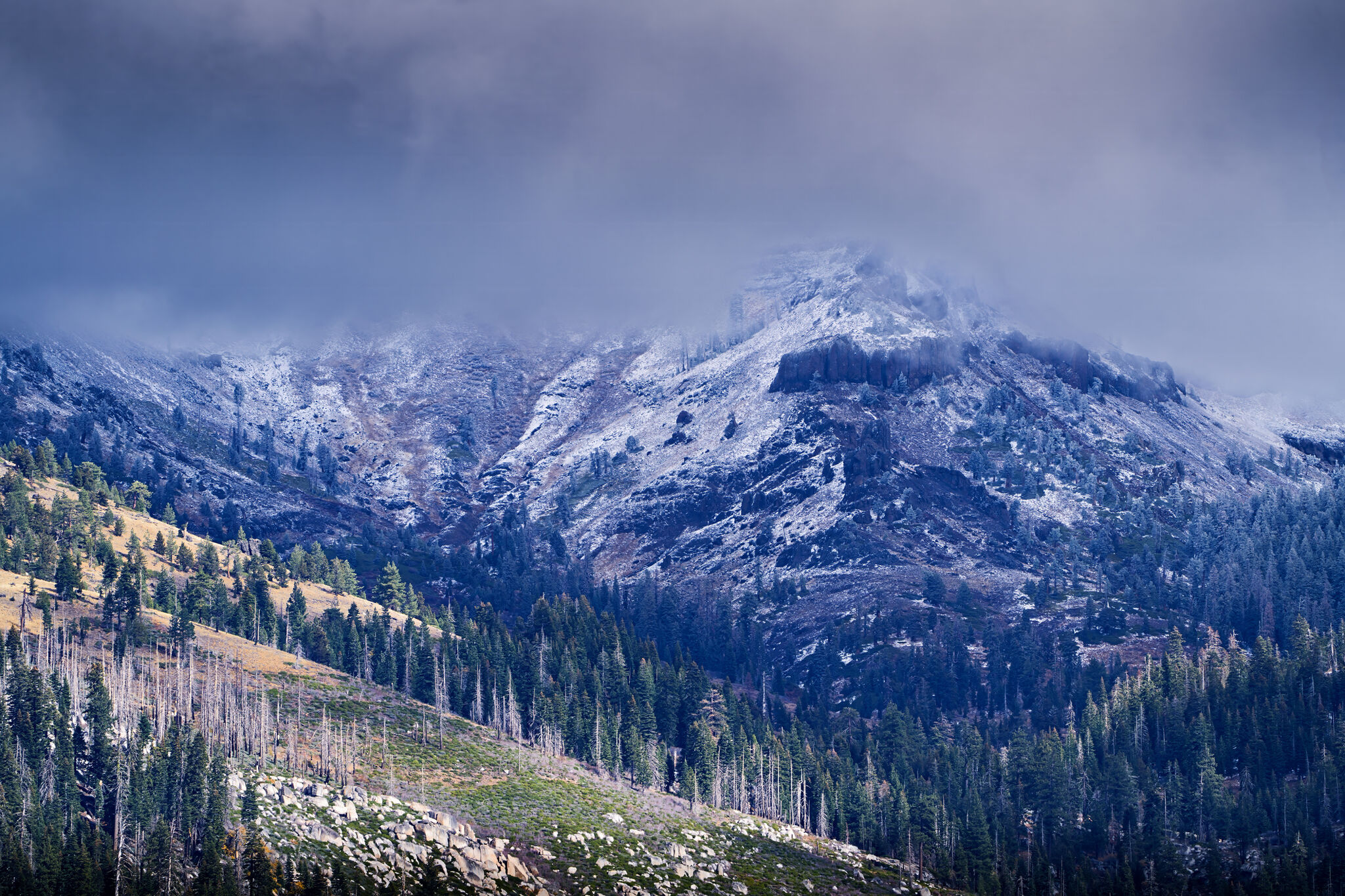 Sierra Nevada mountain passes closed amid winter storm
